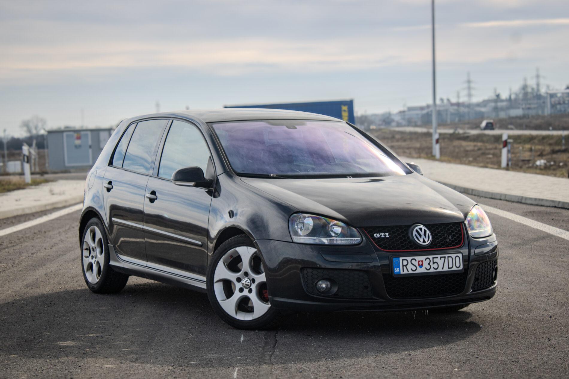 2005 Volkswagen Golf GTI, černá hatchback, 231 763 km