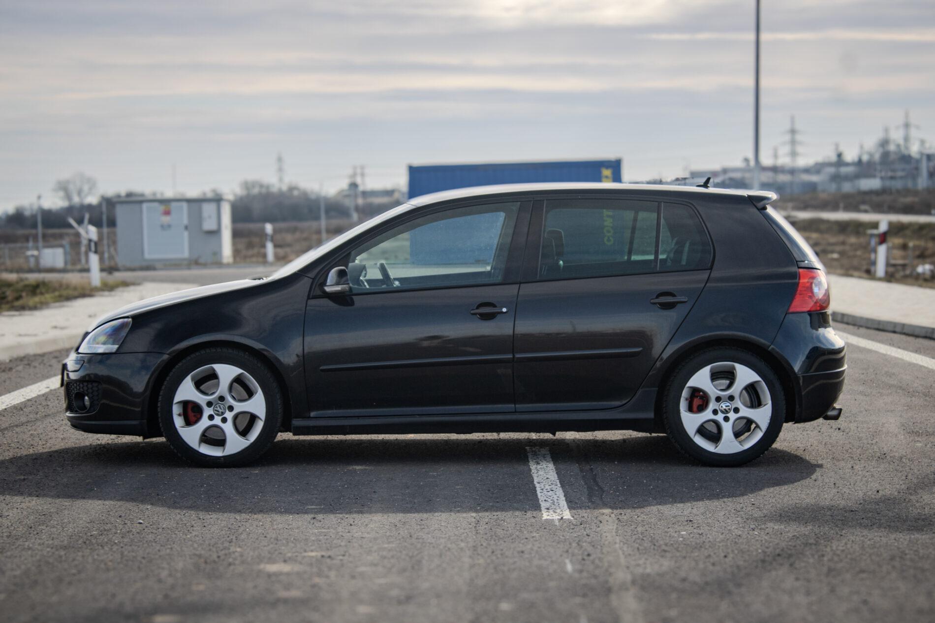 2005 Volkswagen Golf GTI, černá hatchback, 231 763 km