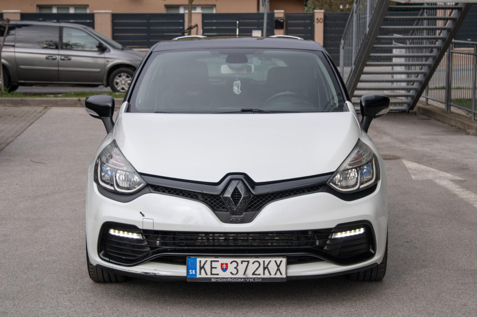 2015 Renault Clio RS, bílá hatchback, 152 444 km