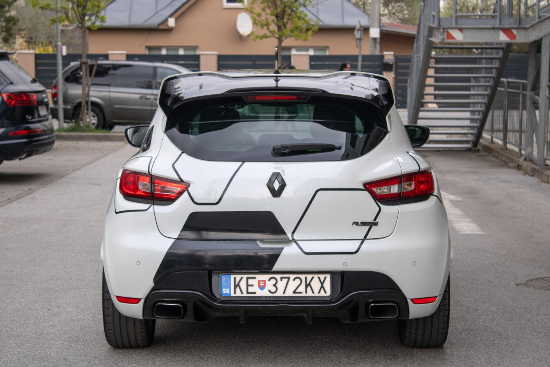 2015 Renault Clio RS, bílá hatchback, 152 444 km