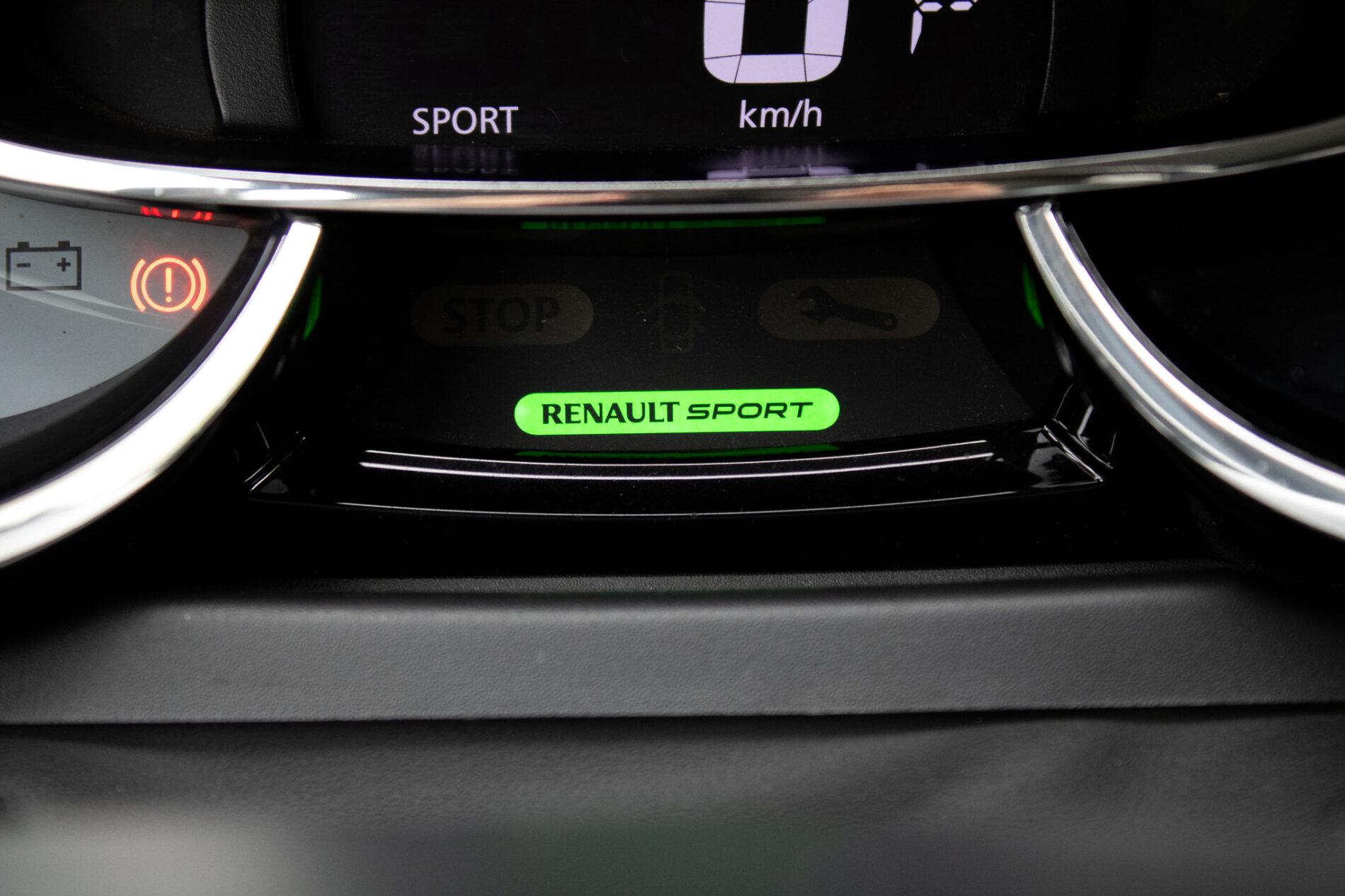 2015 Renault Clio RS, bílá hatchback, 152 444 km
