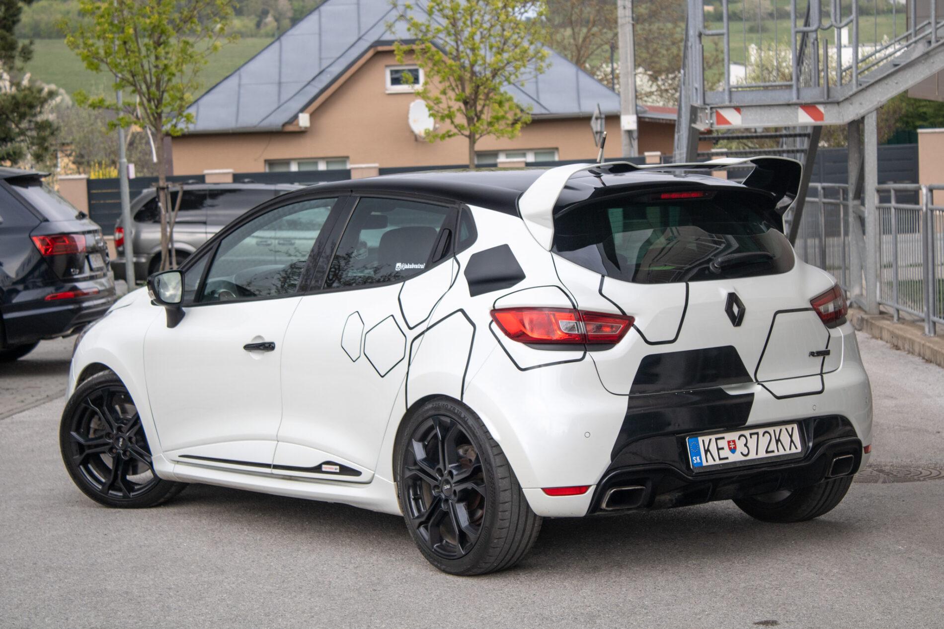 2015 Renault Clio RS, bílá hatchback, 152 444 km