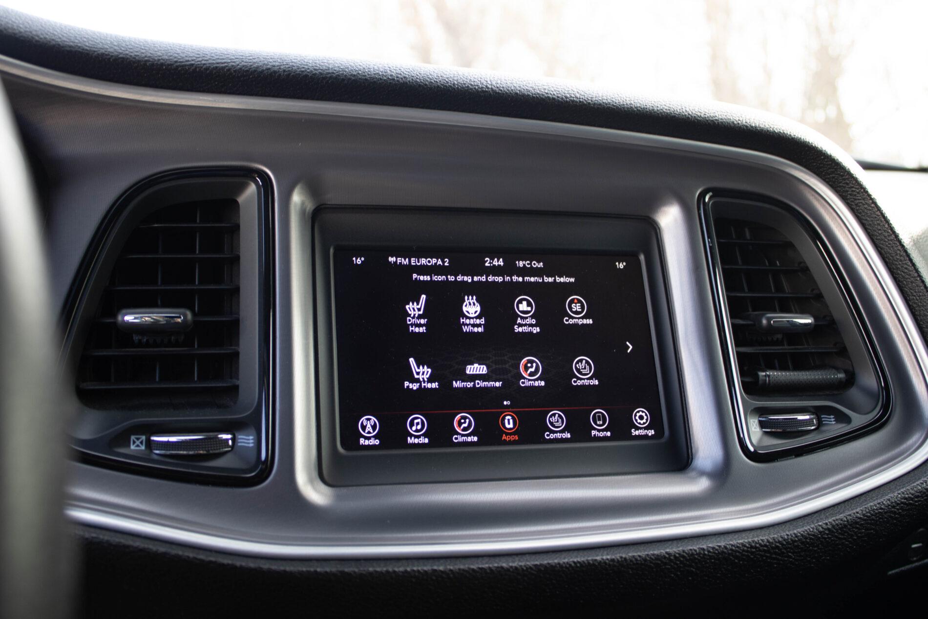 2019 Dodge Challenger, bílá kupé, 85 128 km