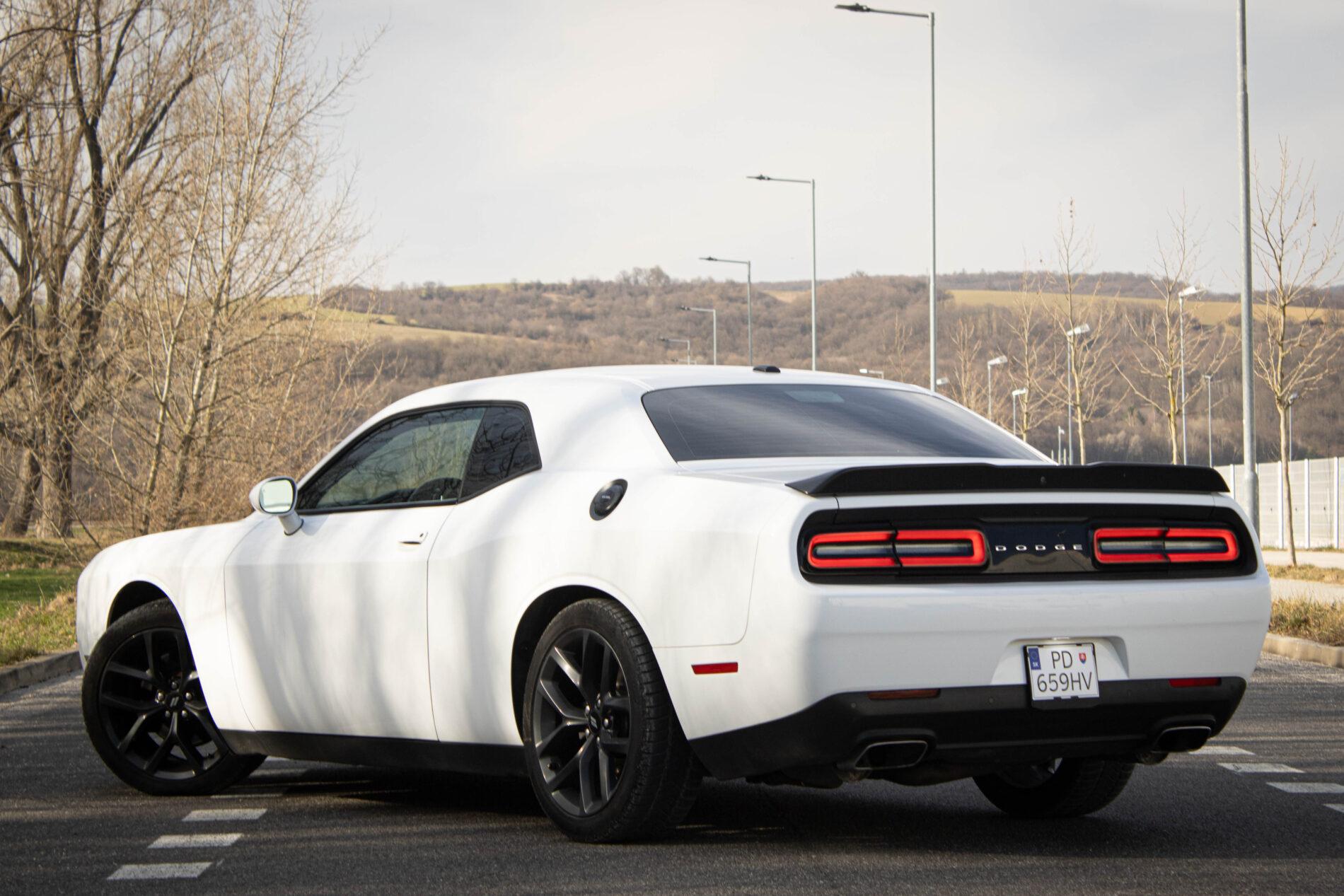 2019 Dodge Challenger, bílá kupé, 85 128 km