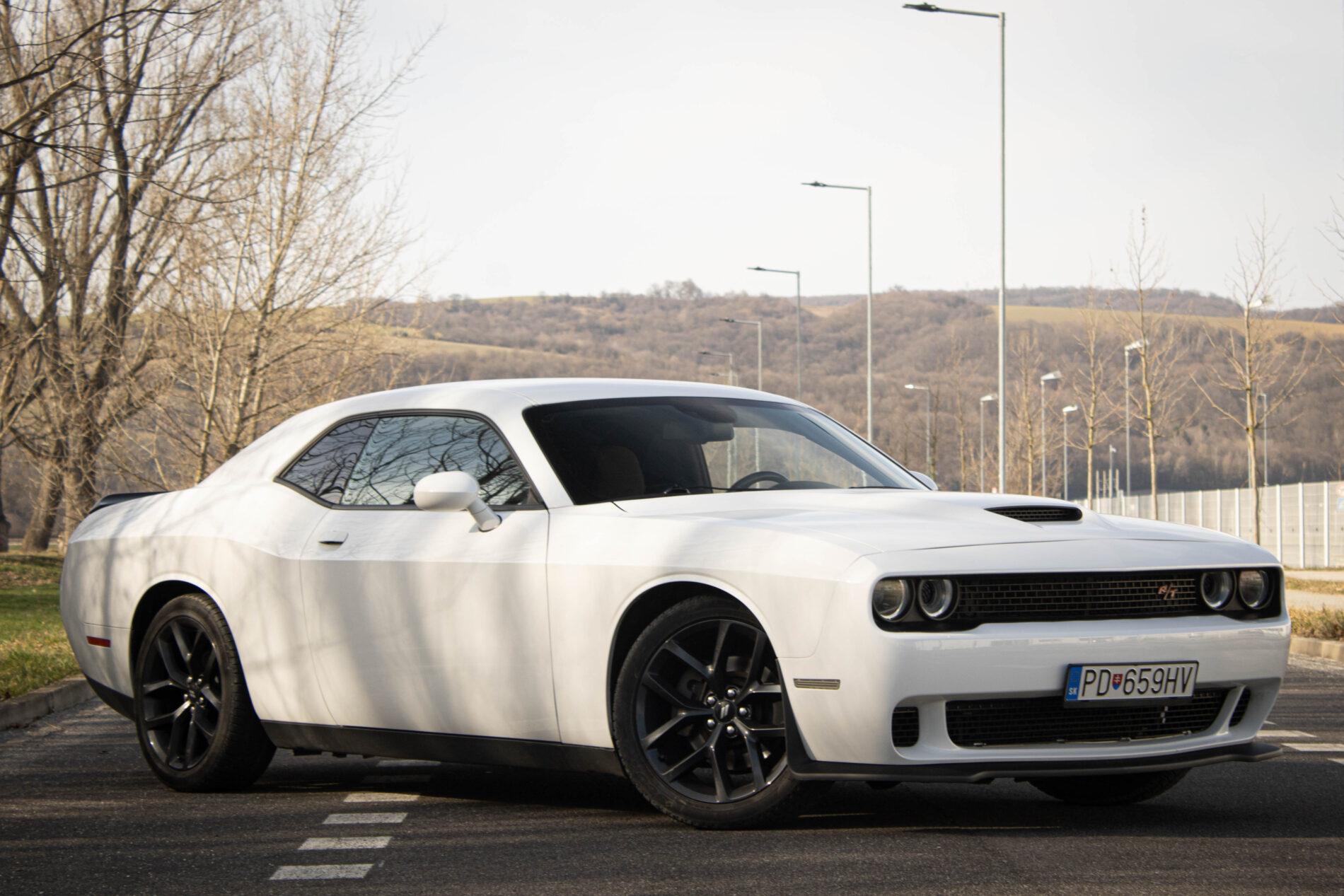 2019 Dodge Challenger, bílá kupé, 85 128 km