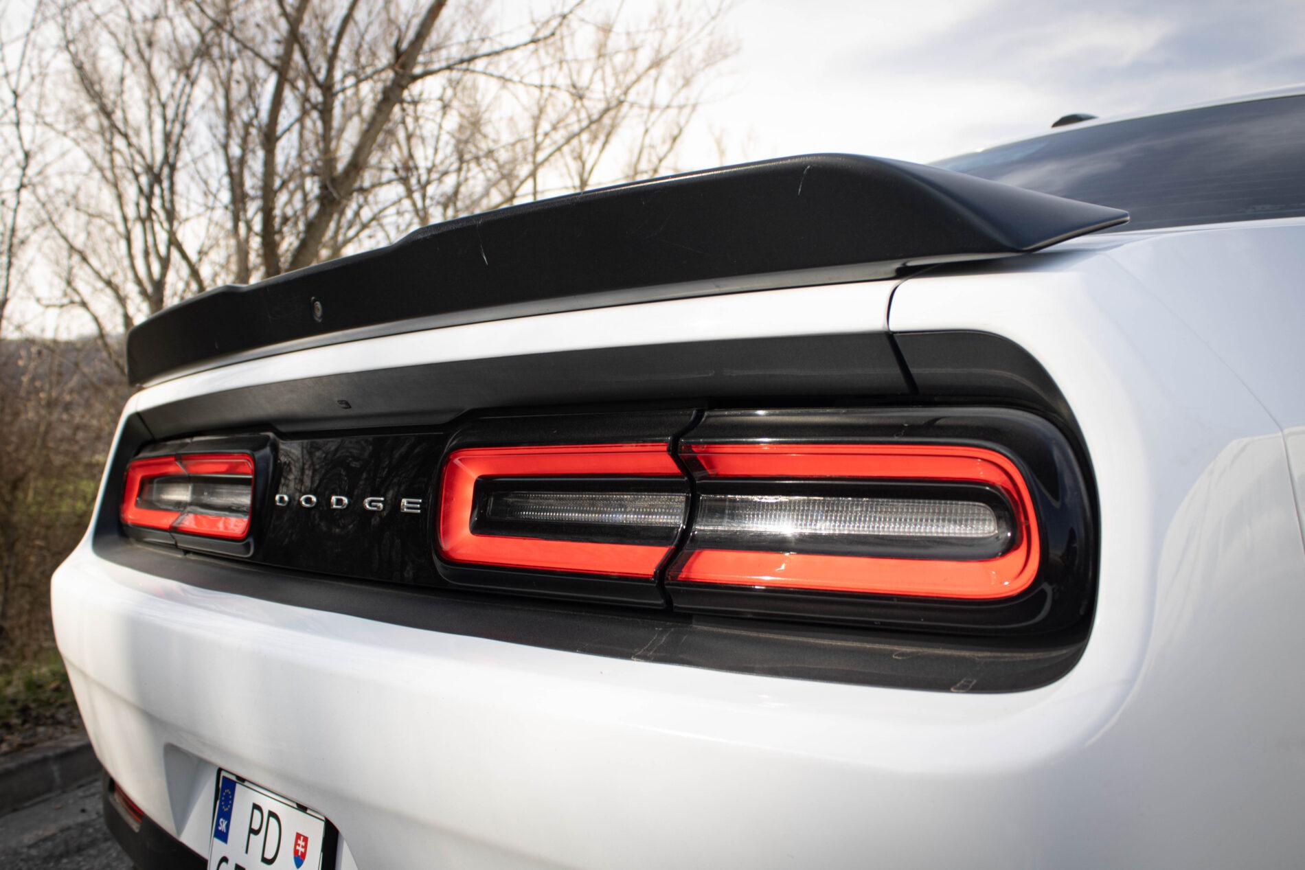 2019 Dodge Challenger, bílá kupé, 85 128 km