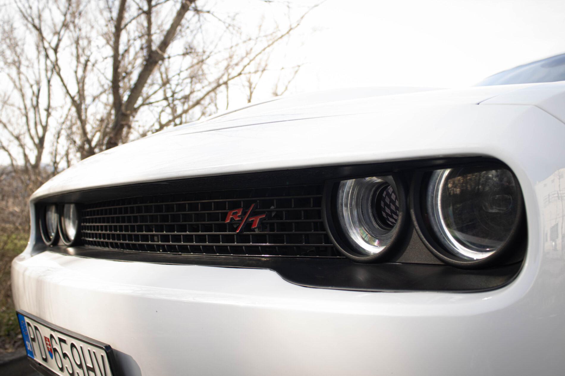 2019 Dodge Challenger, bílá kupé, 85 128 km
