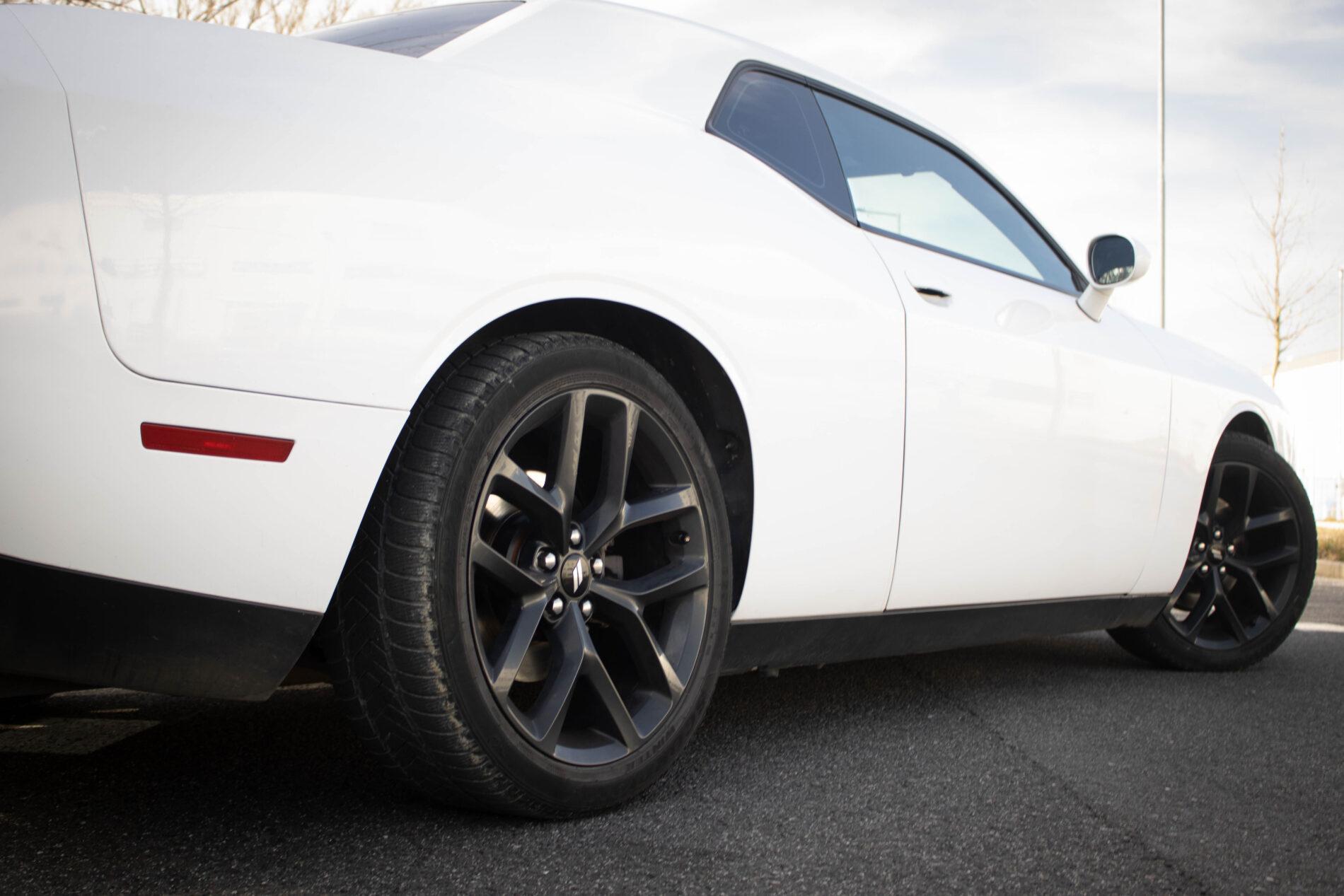 2019 Dodge Challenger, bílá kupé, 85 128 km