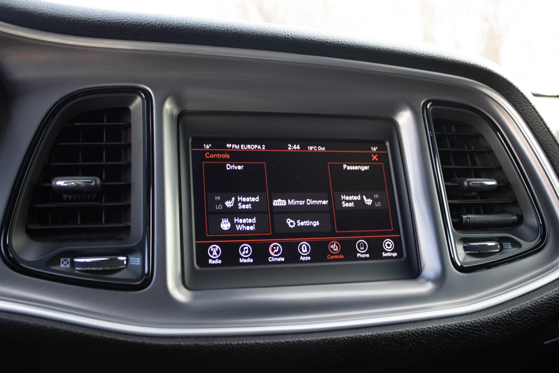 2019 Dodge Challenger, bílá kupé, 85 128 km