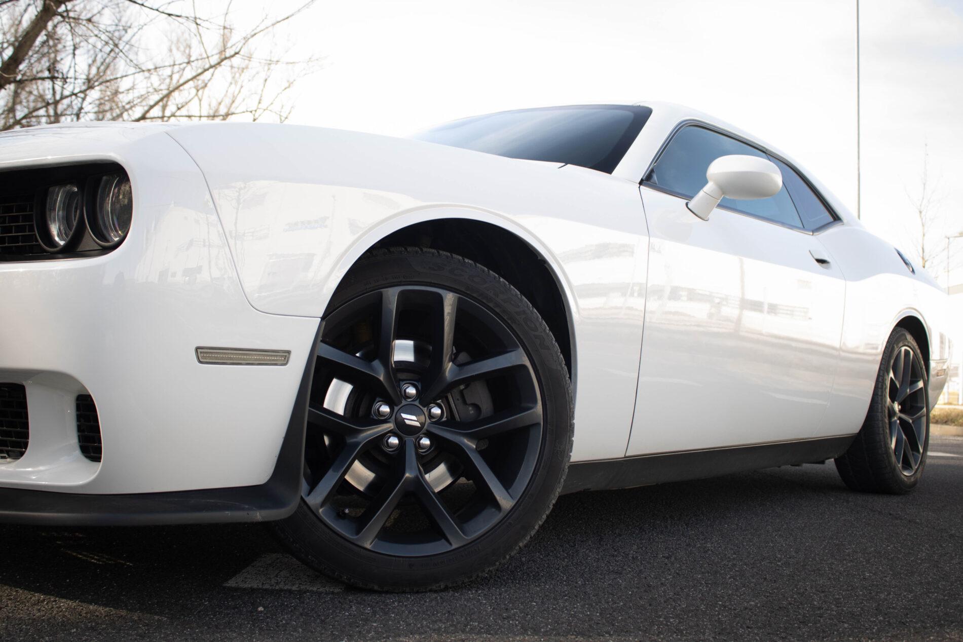 2019 Dodge Challenger, bílá kupé, 85 128 km