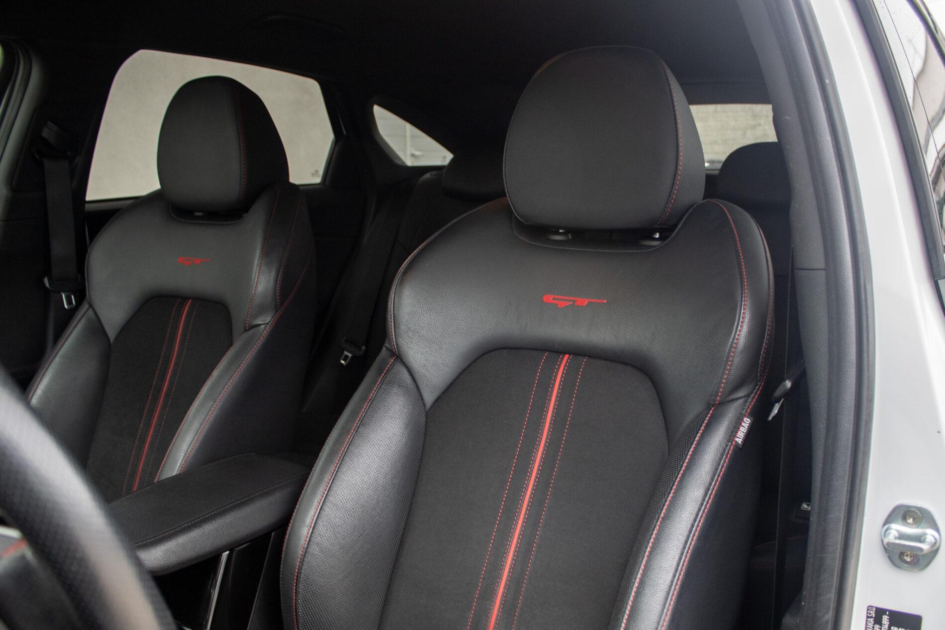 2019 Kia ProCeed GT, bílá kombi, 35 892 km