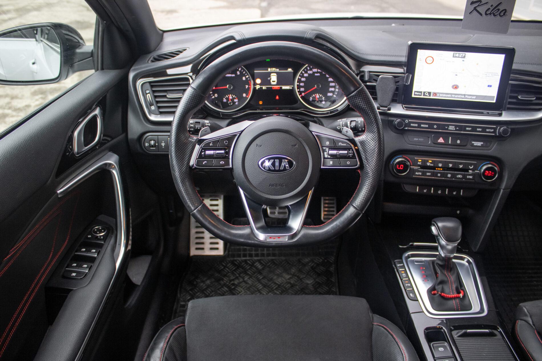 2019 Kia ProCeed GT, bílá kombi, 35 892 km