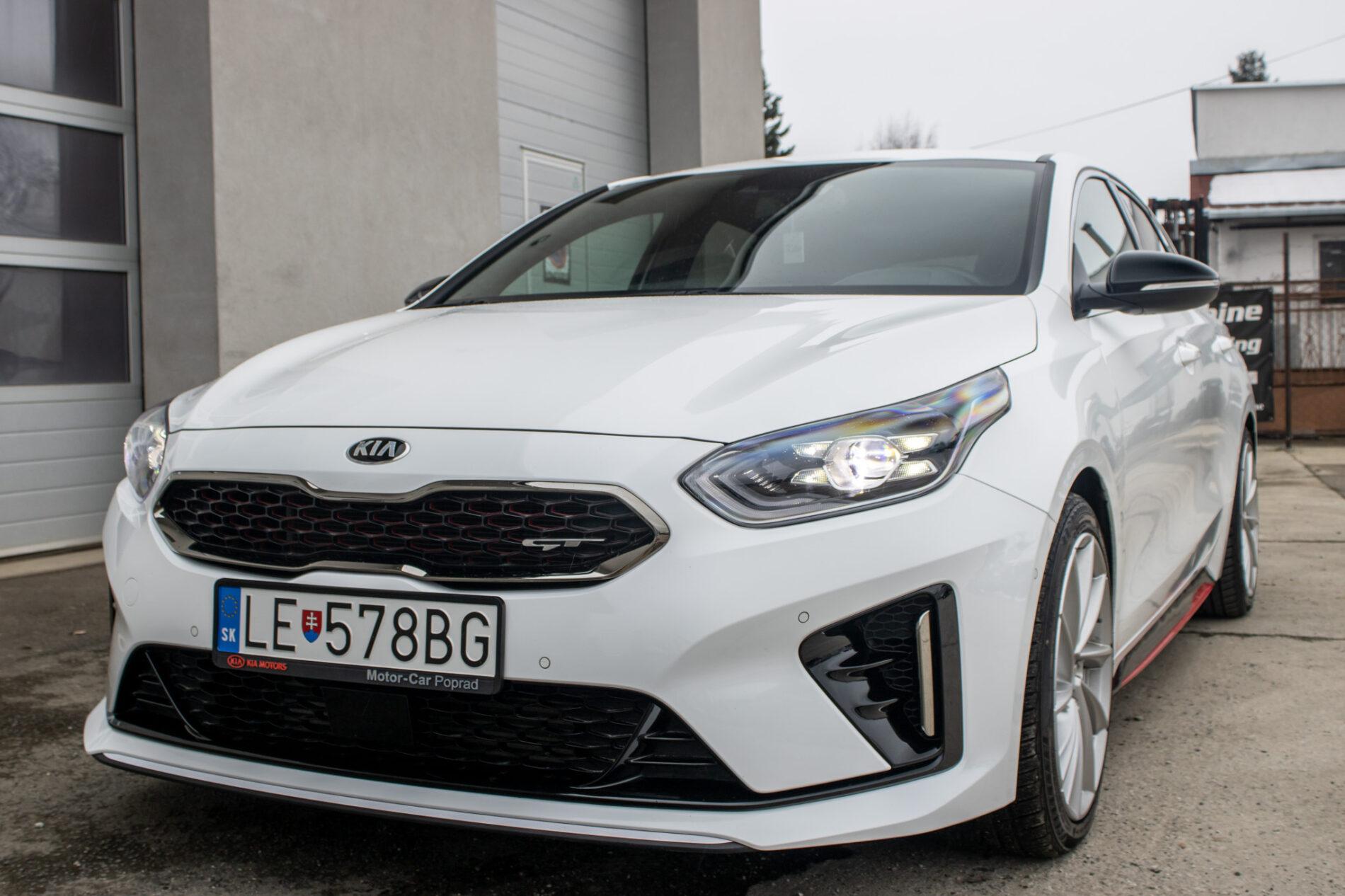 2019 Kia ProCeed GT, bílá kombi, 35 892 km