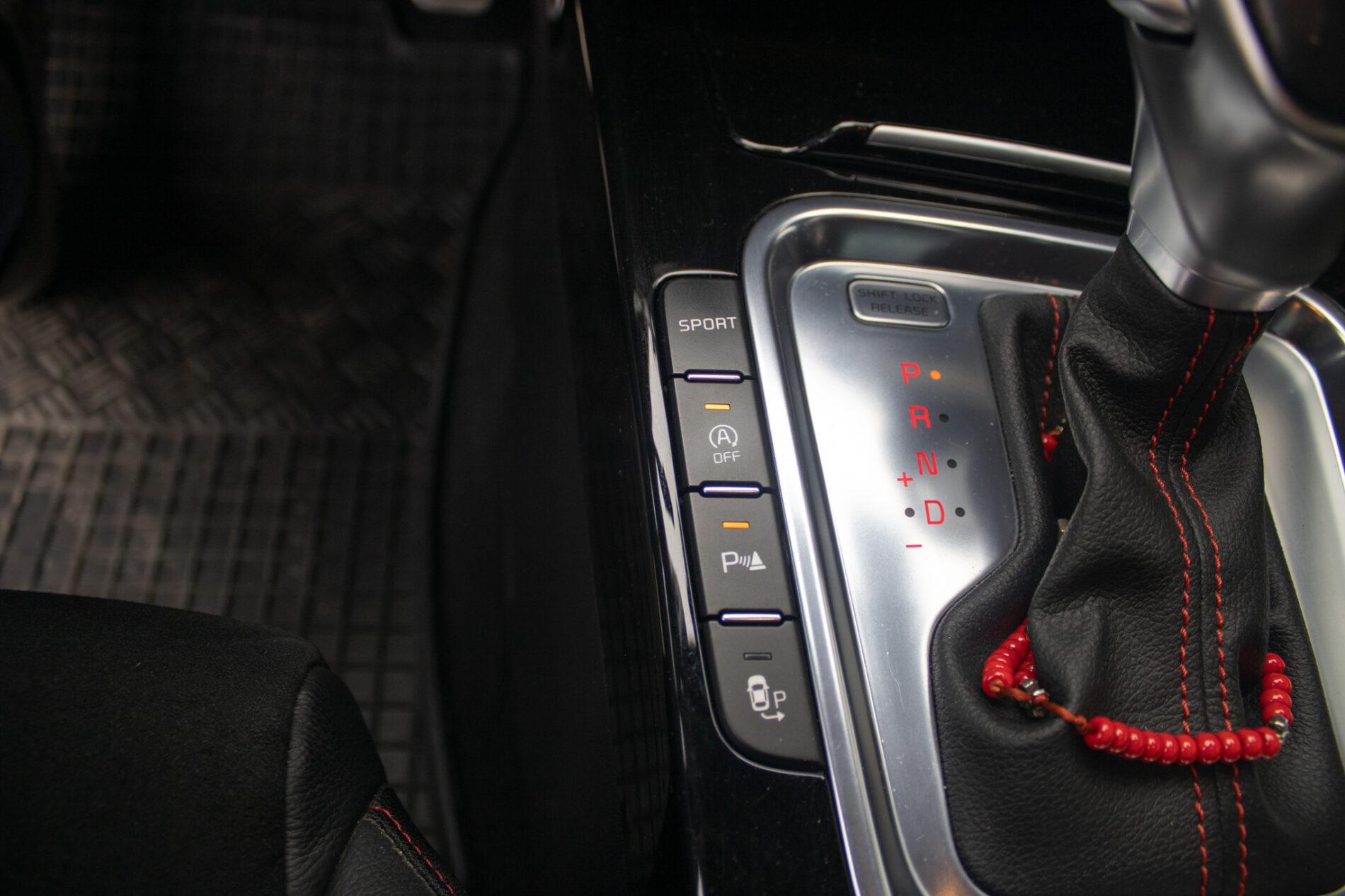 2019 Kia ProCeed GT, bílá kombi, 35 892 km