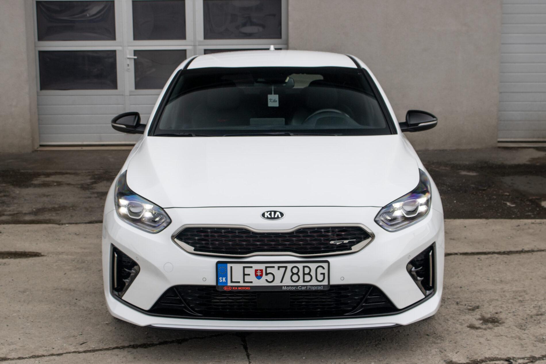 2019 Kia ProCeed GT, bílá kombi, 35 892 km