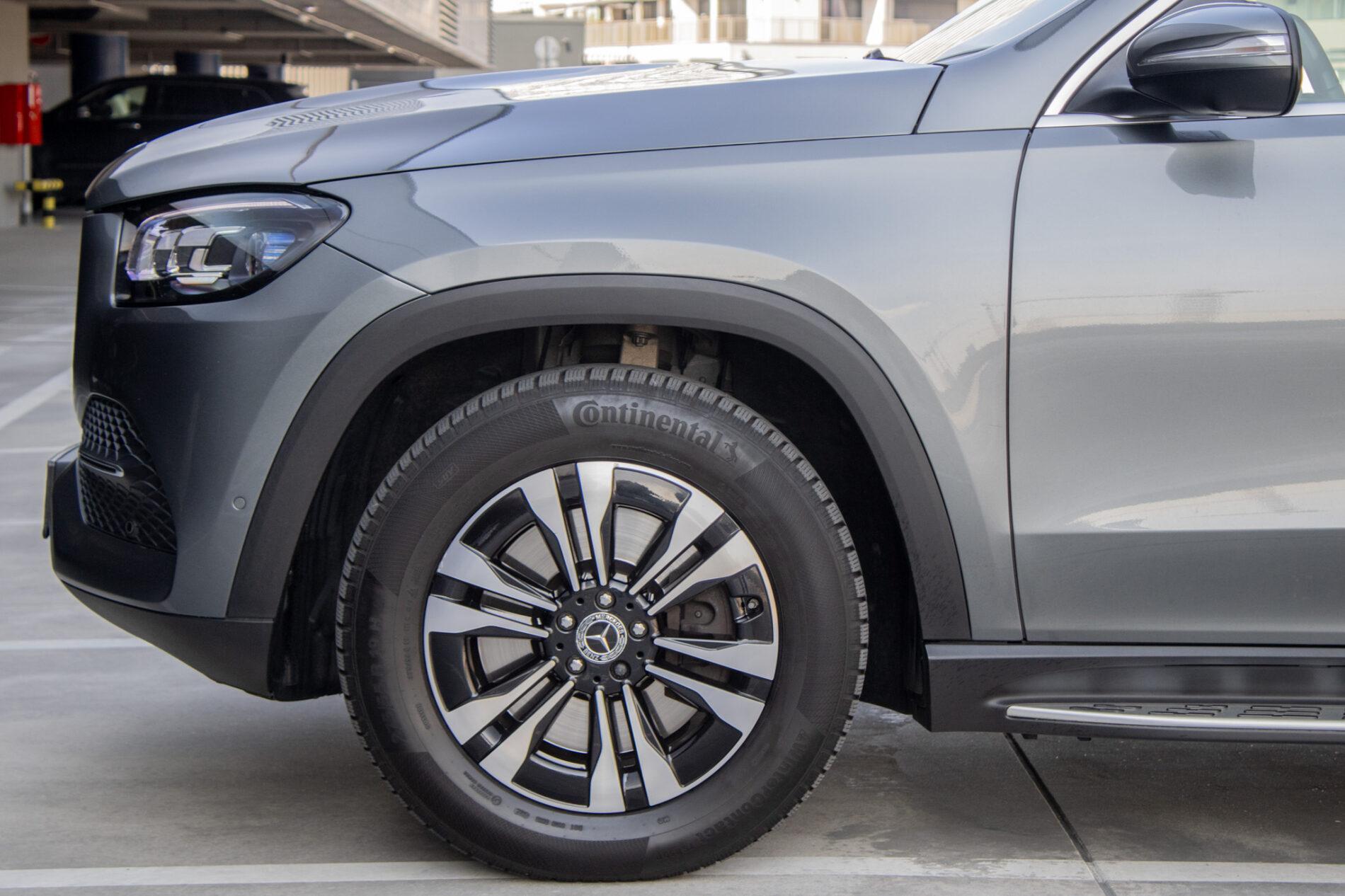 2020 Mercedes-Benz GLS 400d, šedá suv, 126 364 km
