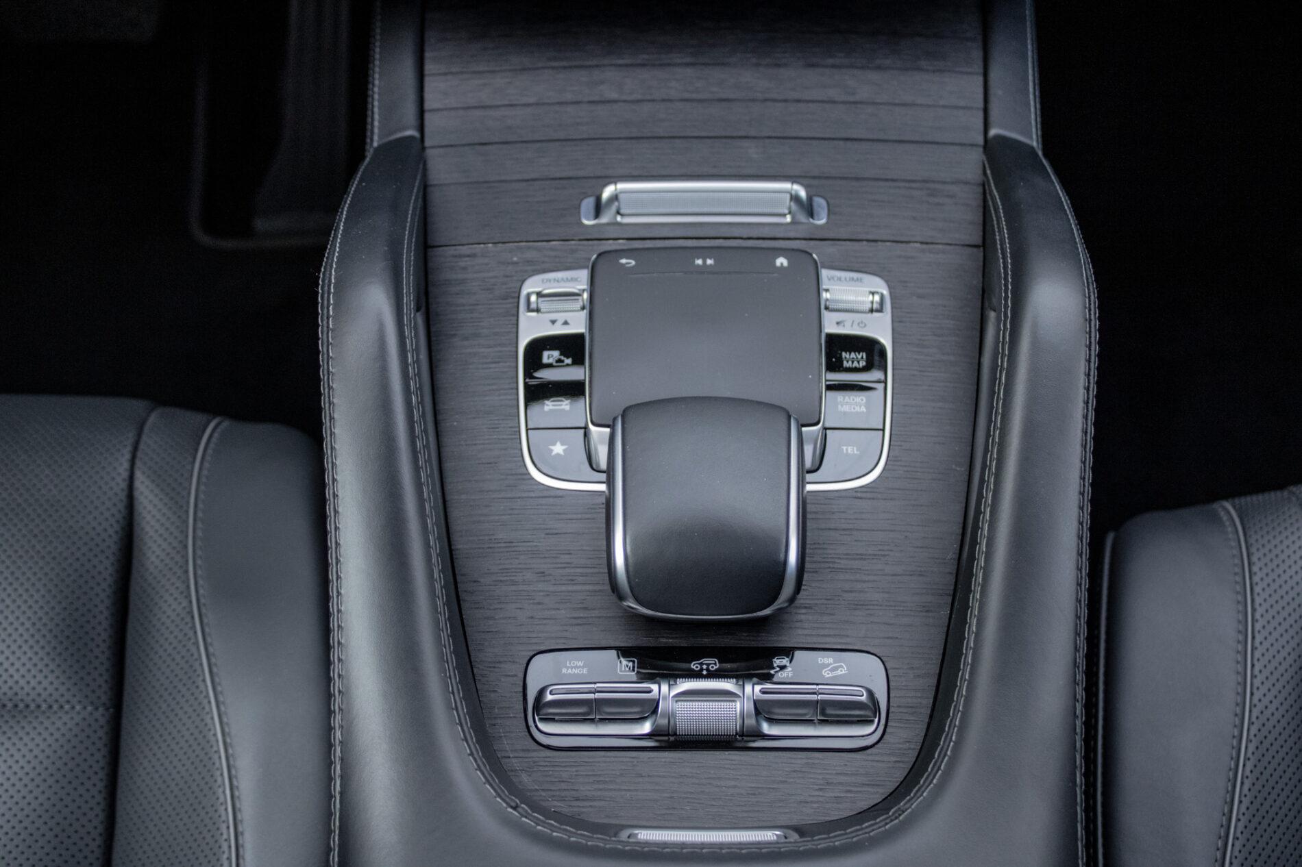 2020 Mercedes-Benz GLS 400d, šedá suv, 126 364 km