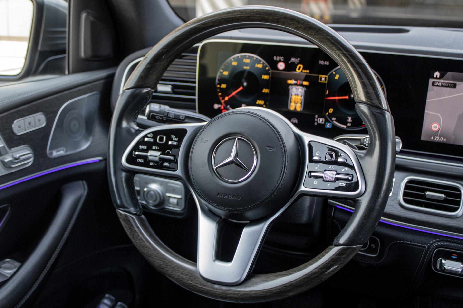 2020 Mercedes-Benz GLS 400d, šedá suv, 126 364 km