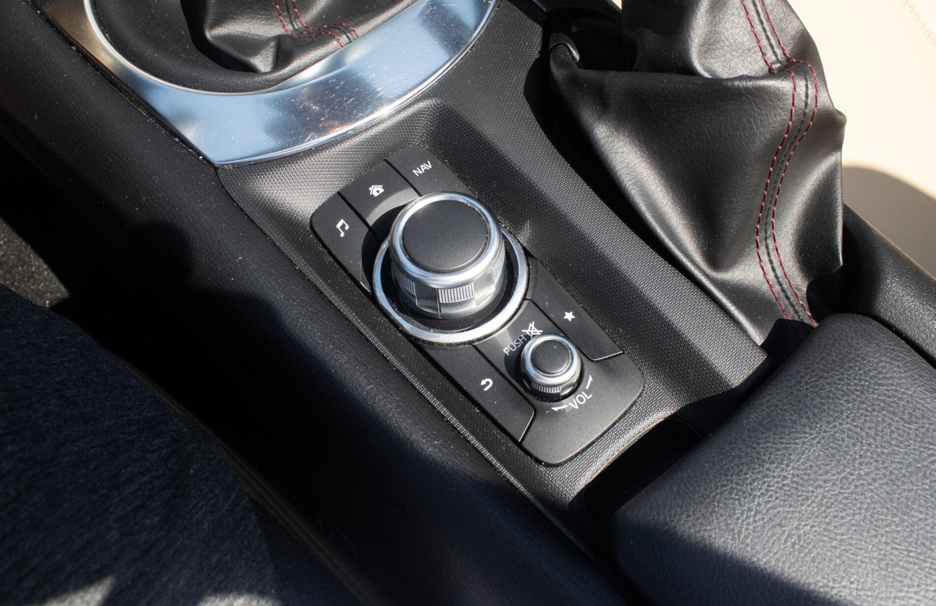2018 Mazda MX-5 (ND), černá kabriolet, 22 946 km