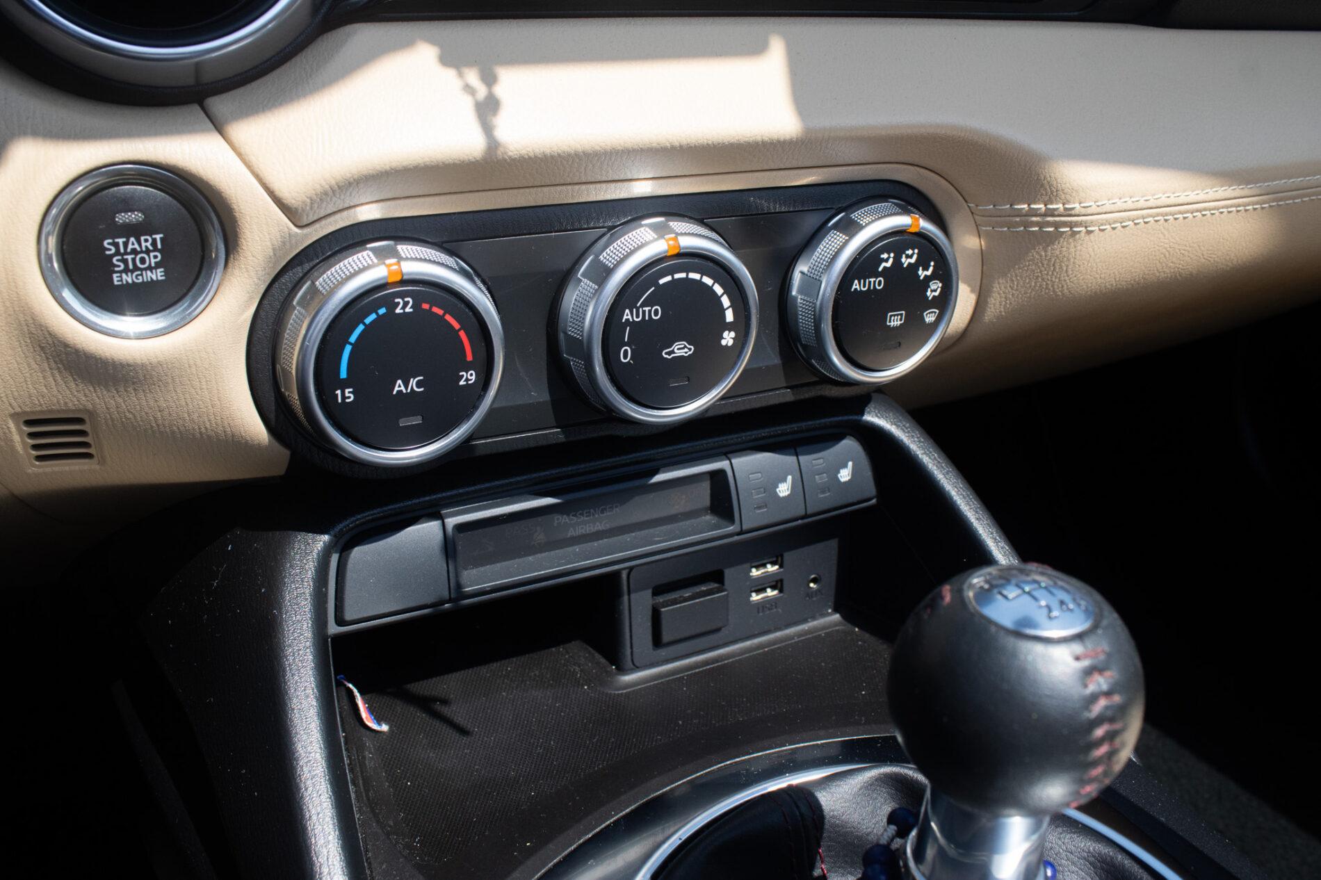 2018 Mazda MX-5 (ND), černá kabriolet, 22 946 km