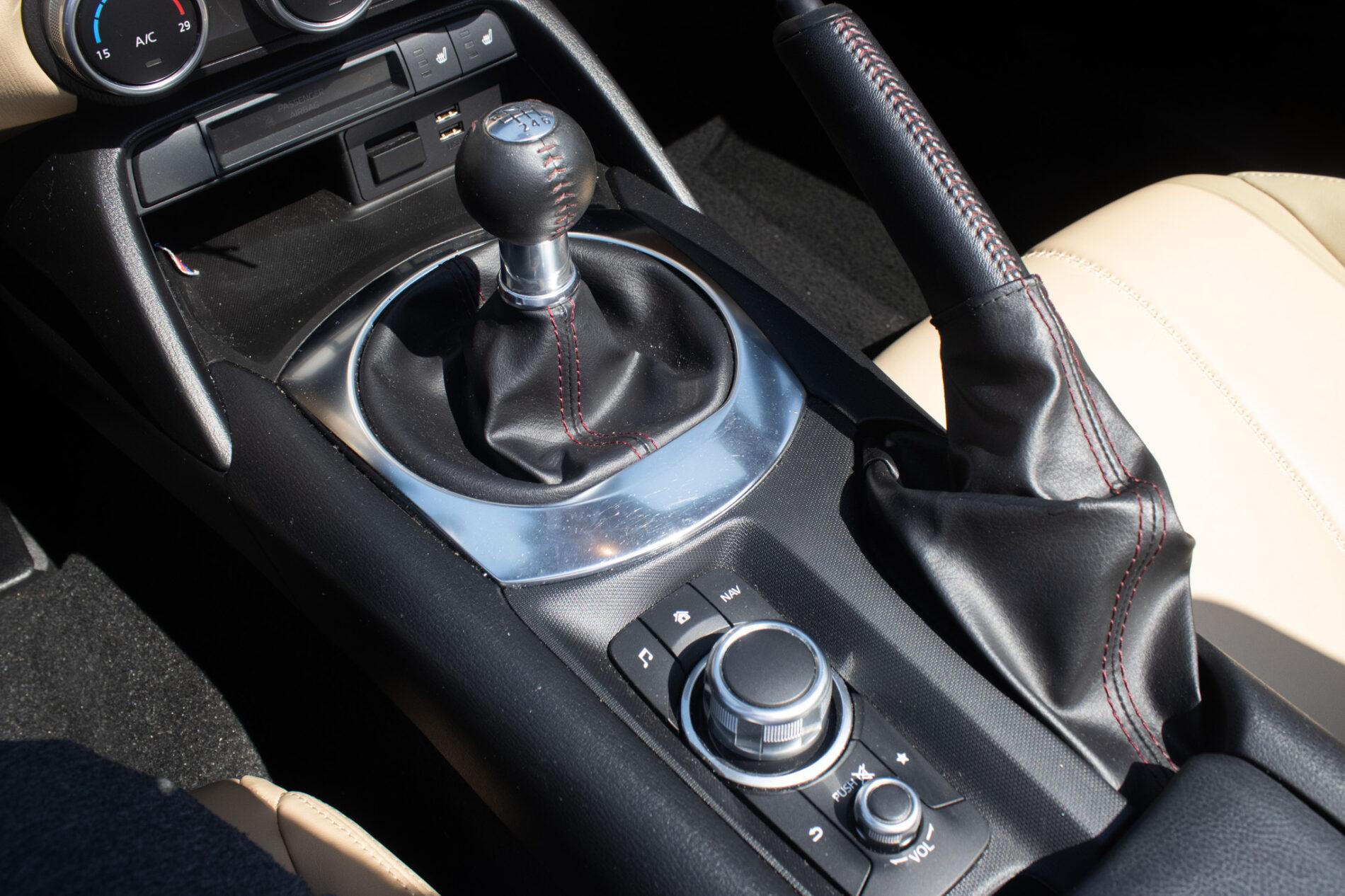 2018 Mazda MX-5 (ND), černá kabriolet, 22 946 km