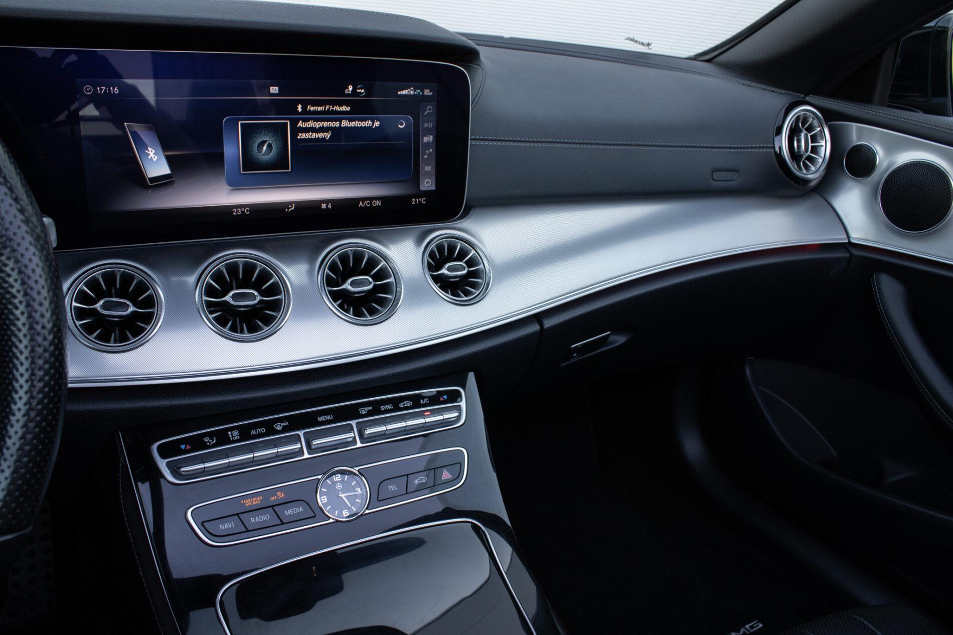 2018 Mercedes-Benz E 400, černá kabriolet, 73 600 km