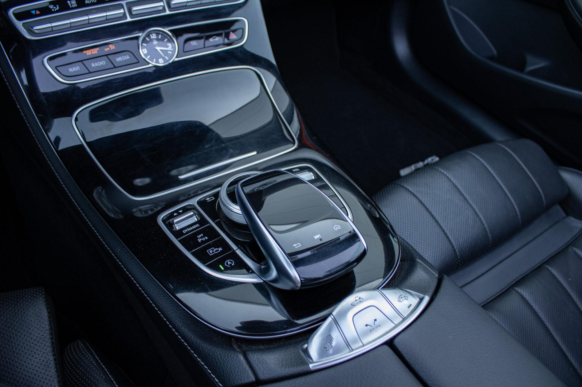 2018 Mercedes-Benz E 400, černá kabriolet, 73 600 km