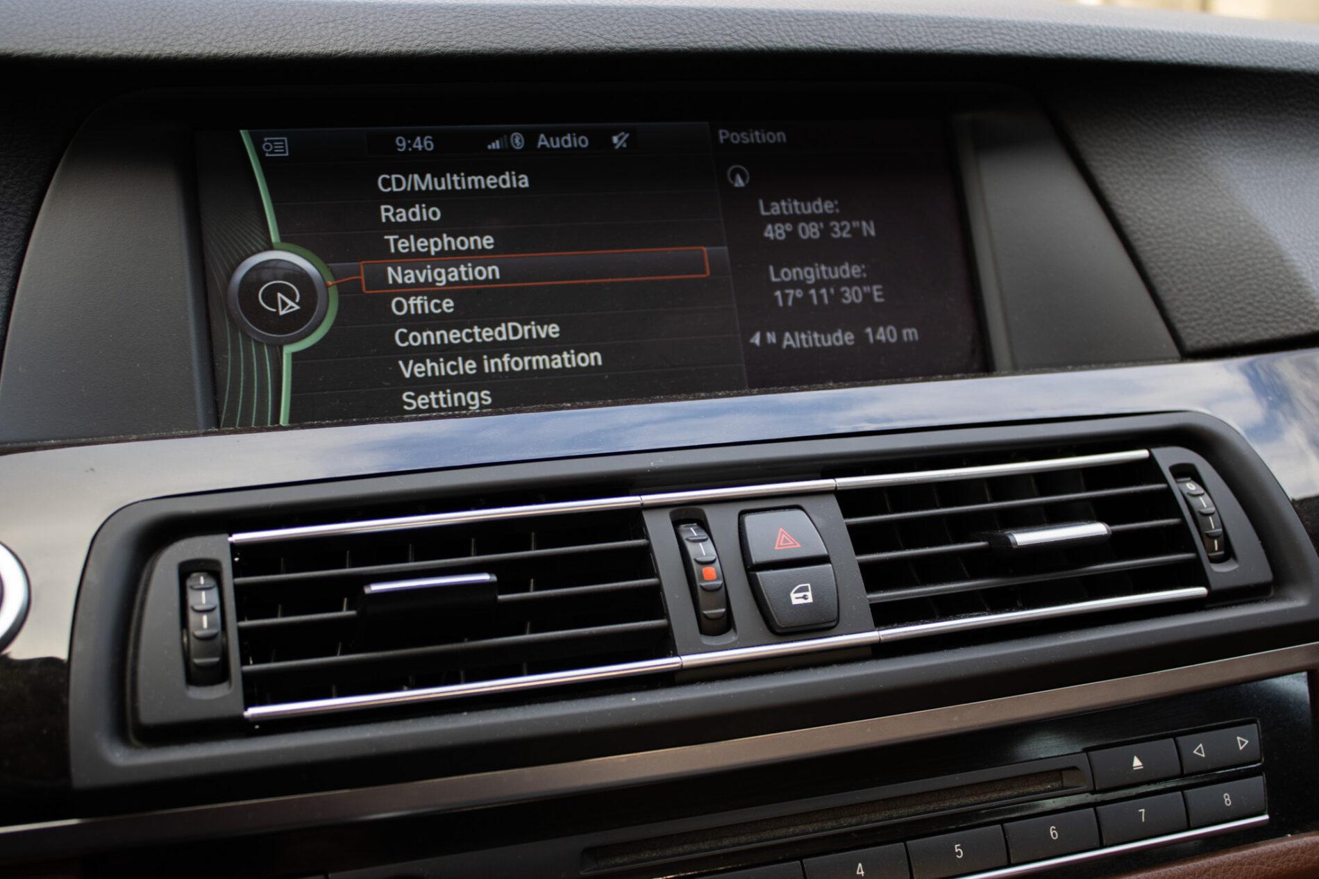 2010 BMW 530d, šedá kombi, 269 764 km