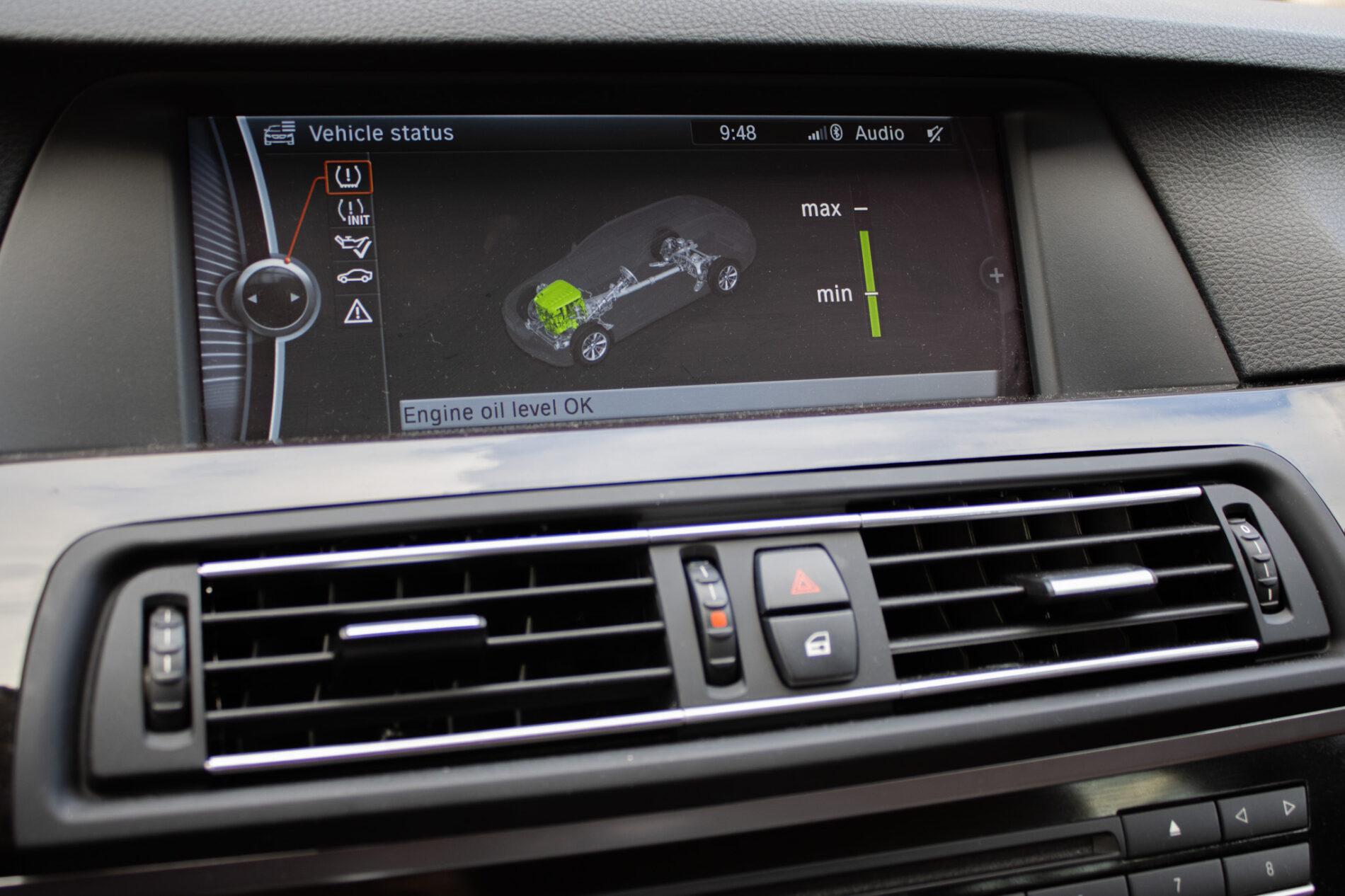 2010 BMW 530d, šedá kombi, 269 764 km