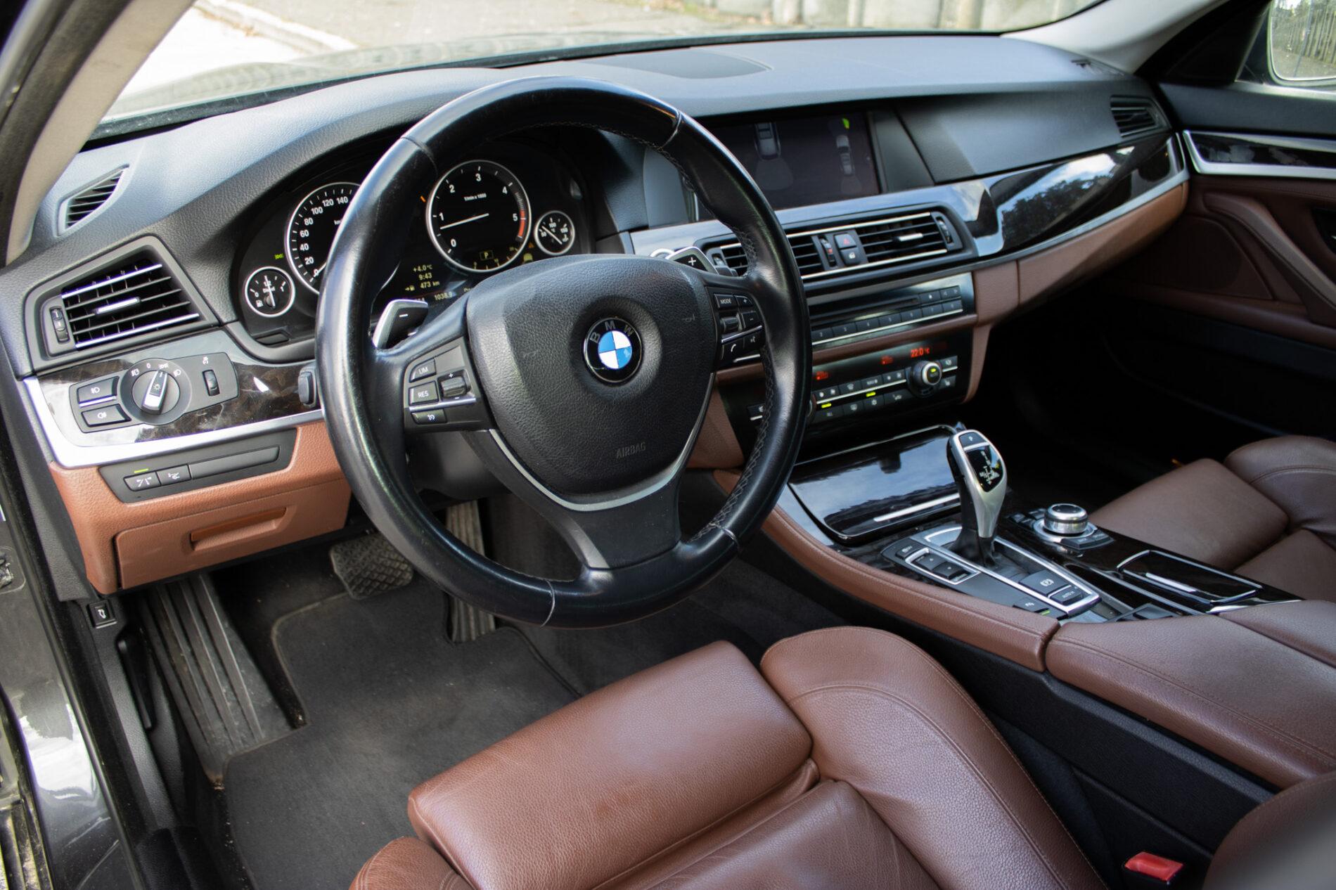 2010 BMW 530d, šedá kombi, 269 764 km