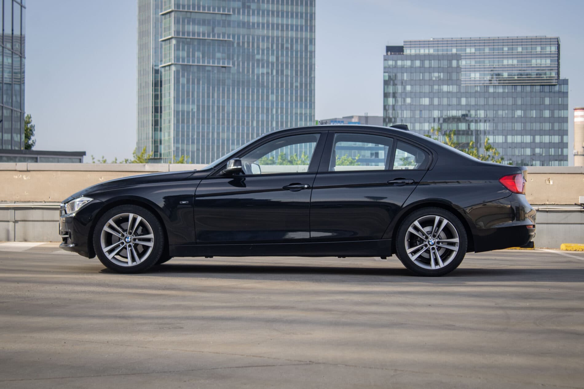 2012 BMW 328i, černá sedan, 138 951 km