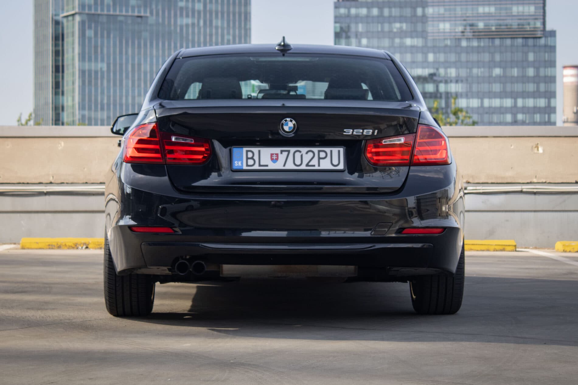 2012 BMW 328i, černá sedan, 138 951 km