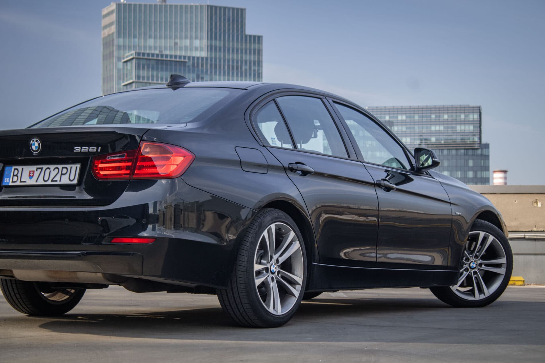 2012 BMW 328i, černá sedan, 138 951 km