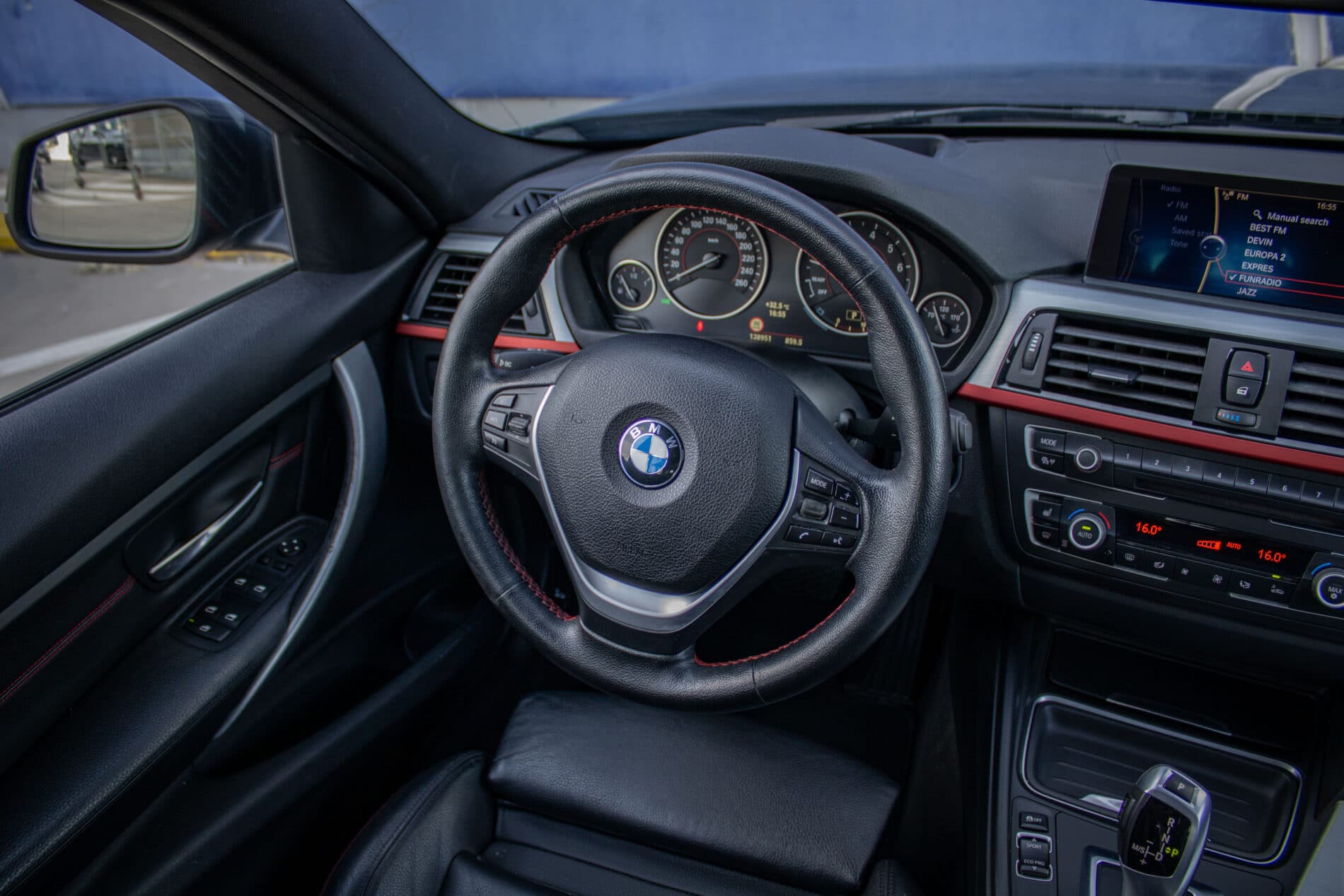 2012 BMW 328i, černá sedan, 138 951 km