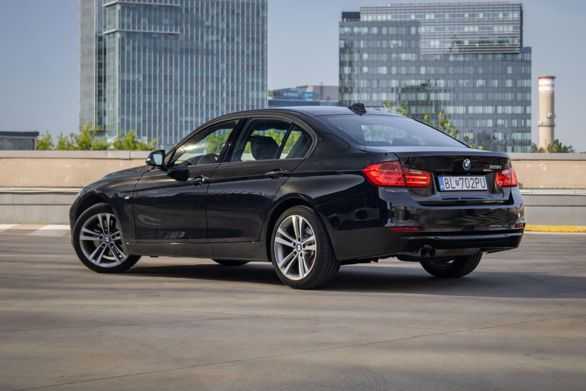 2012 BMW 328i, černá sedan, 138 951 km
