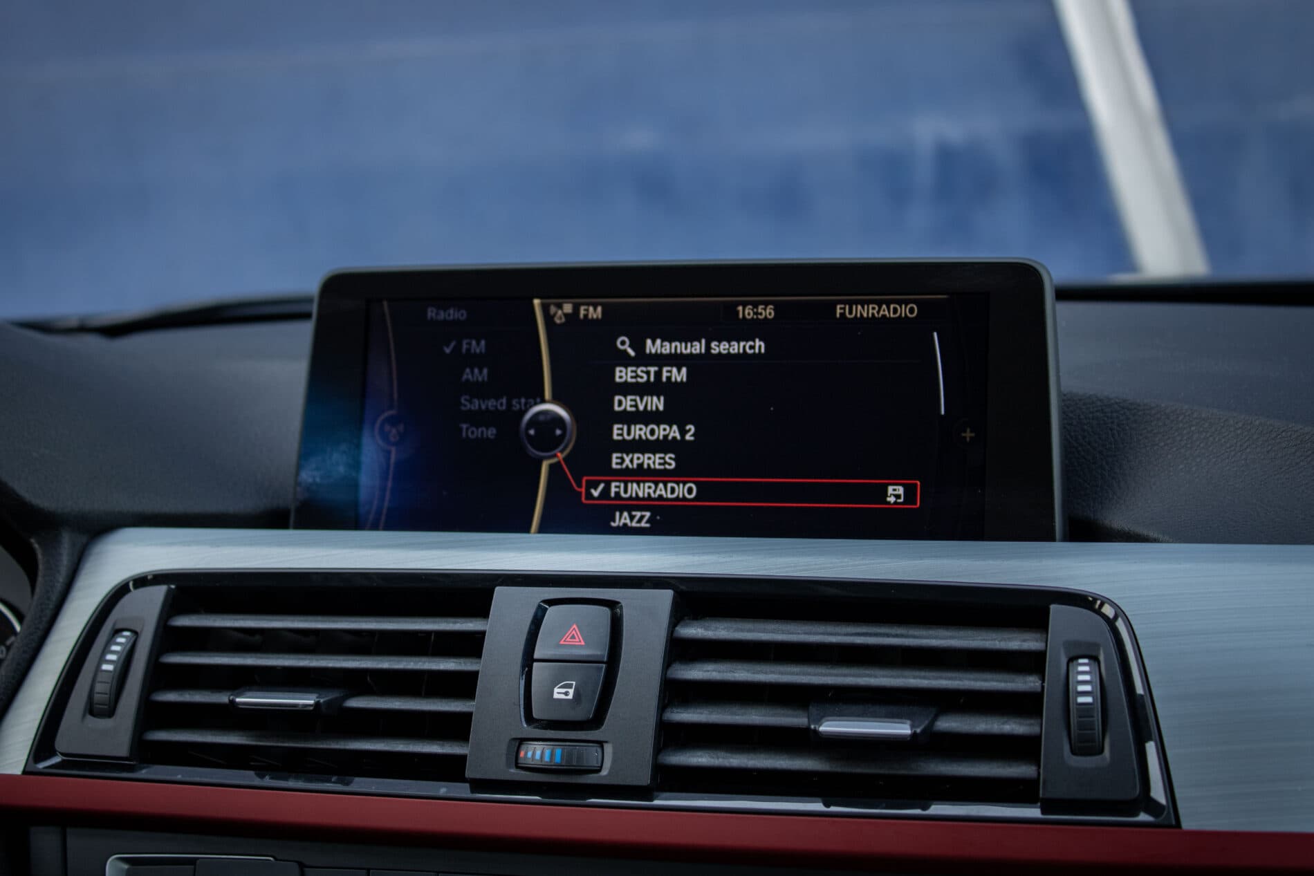 2012 BMW 328i, černá sedan, 138 951 km