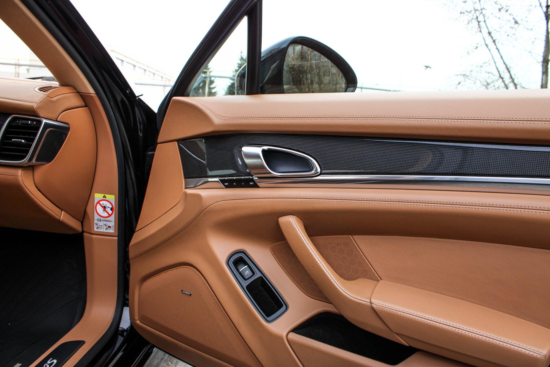 2010 Porsche Panamera S / 4S, černá sedan, 264 126 km
