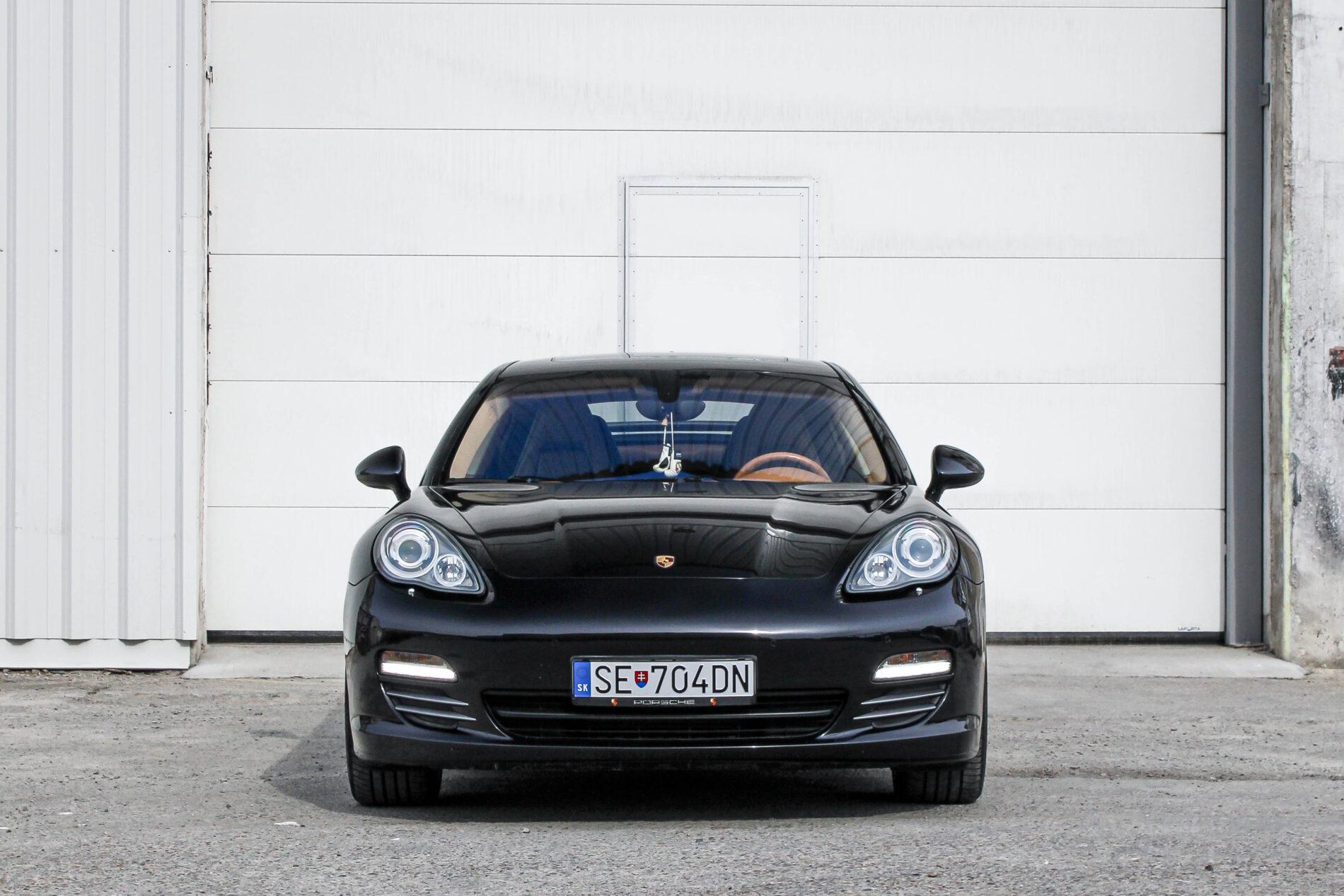2010 Porsche Panamera S / 4S, černá sedan, 264 126 km