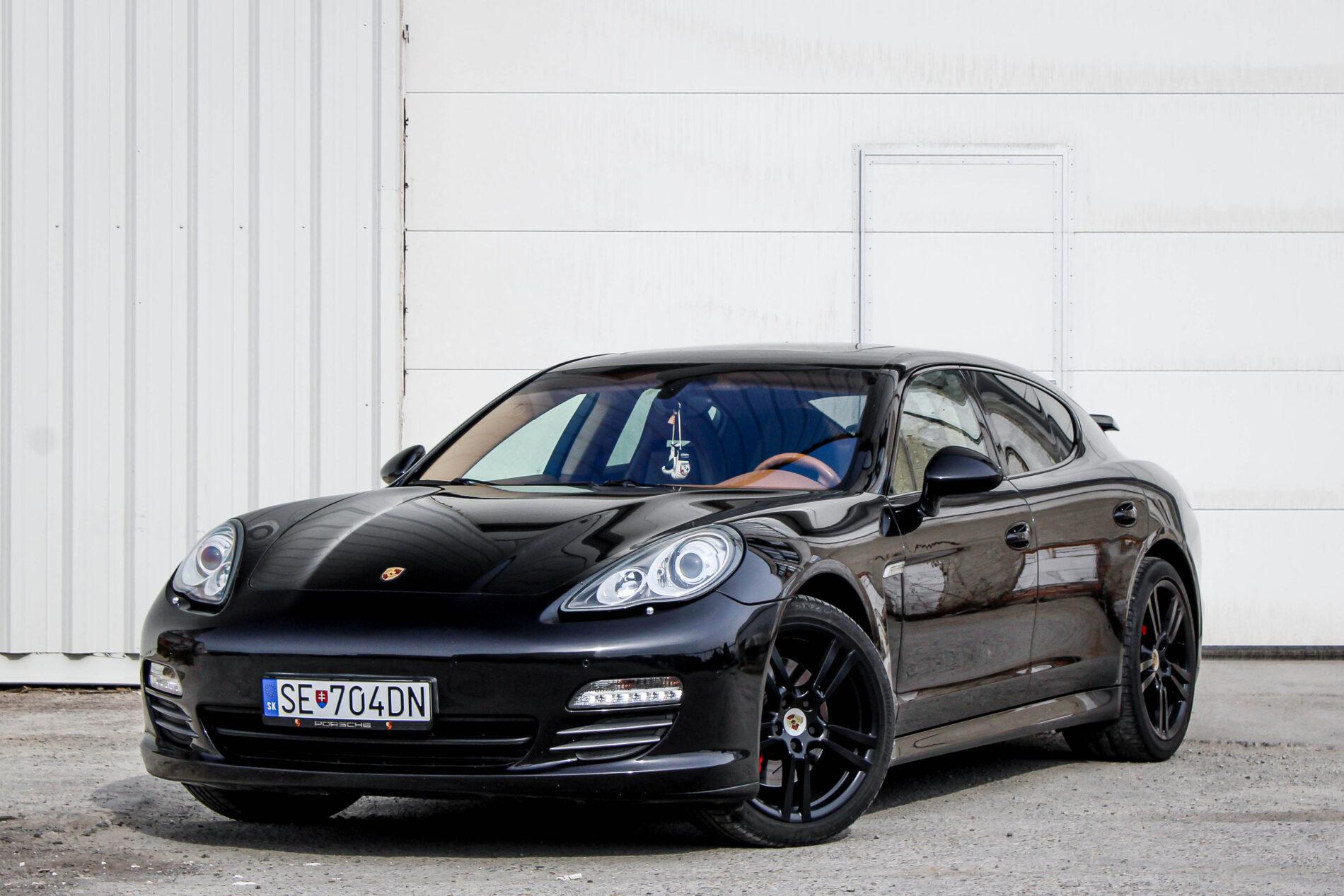2010 Porsche Panamera S / 4S