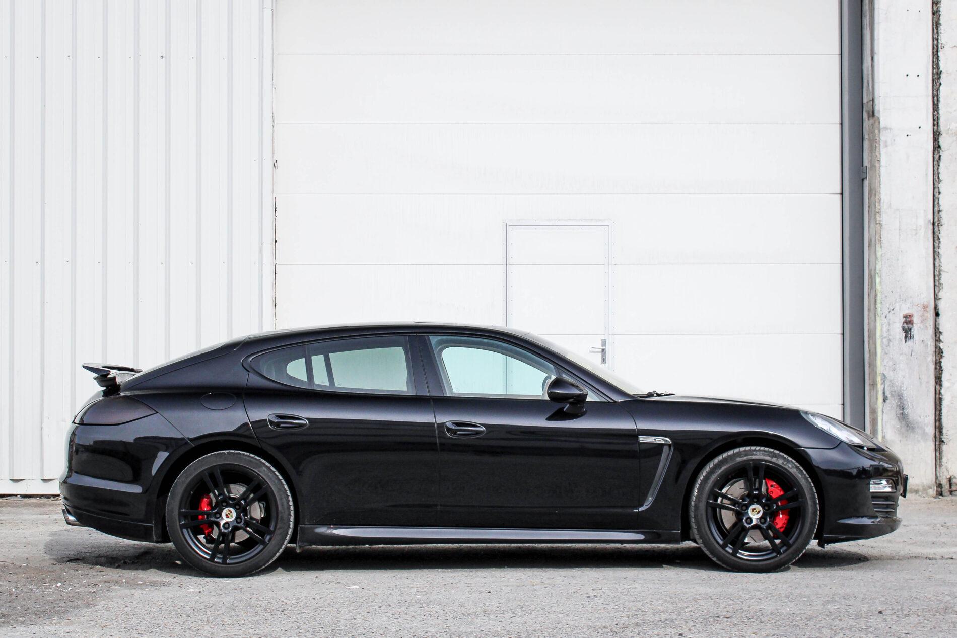 2010 Porsche Panamera S / 4S, černá sedan, 264 126 km