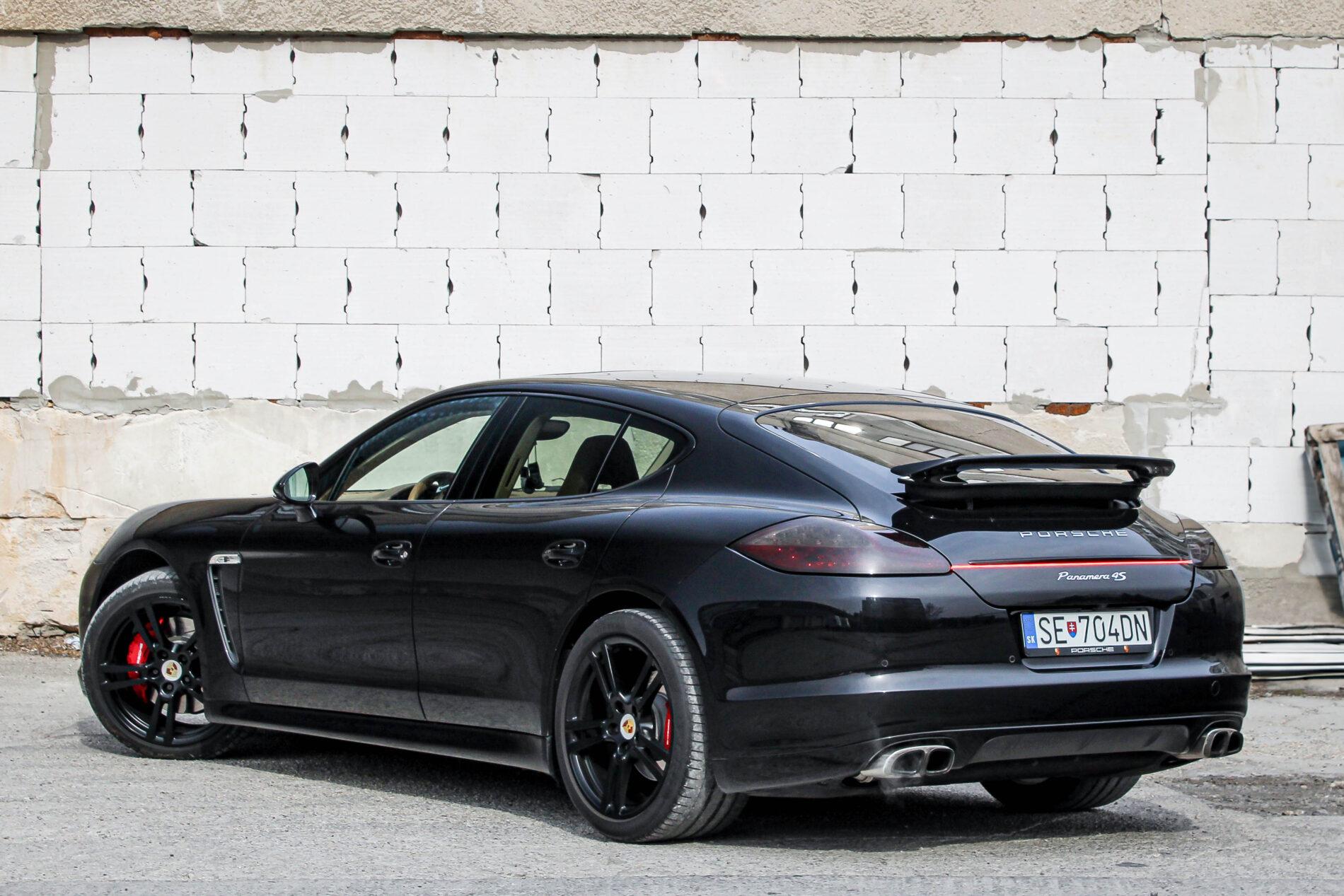 2010 Porsche Panamera S / 4S, černá sedan, 264 126 km