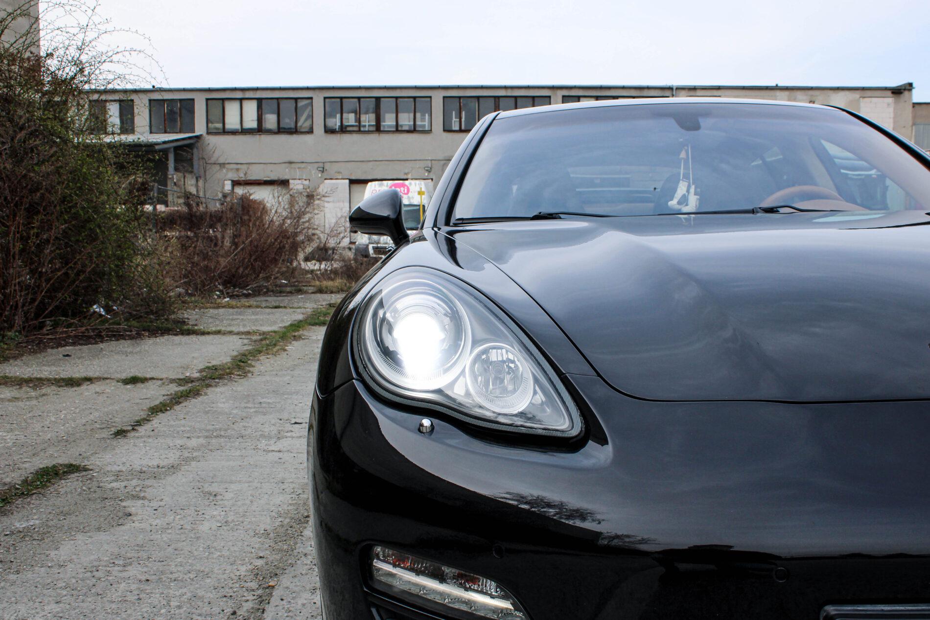 2010 Porsche Panamera S / 4S, černá sedan, 264 126 km