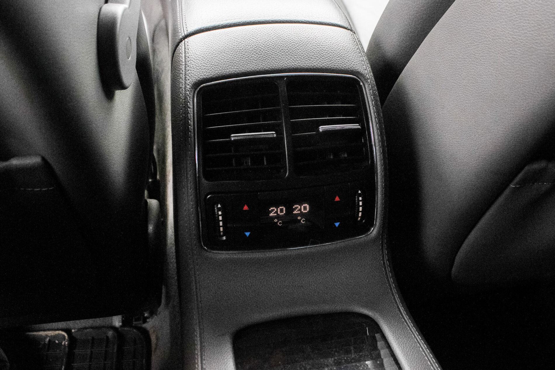 2005 Mercedes-Benz CLS 350, černá sedan, 190 126 km
