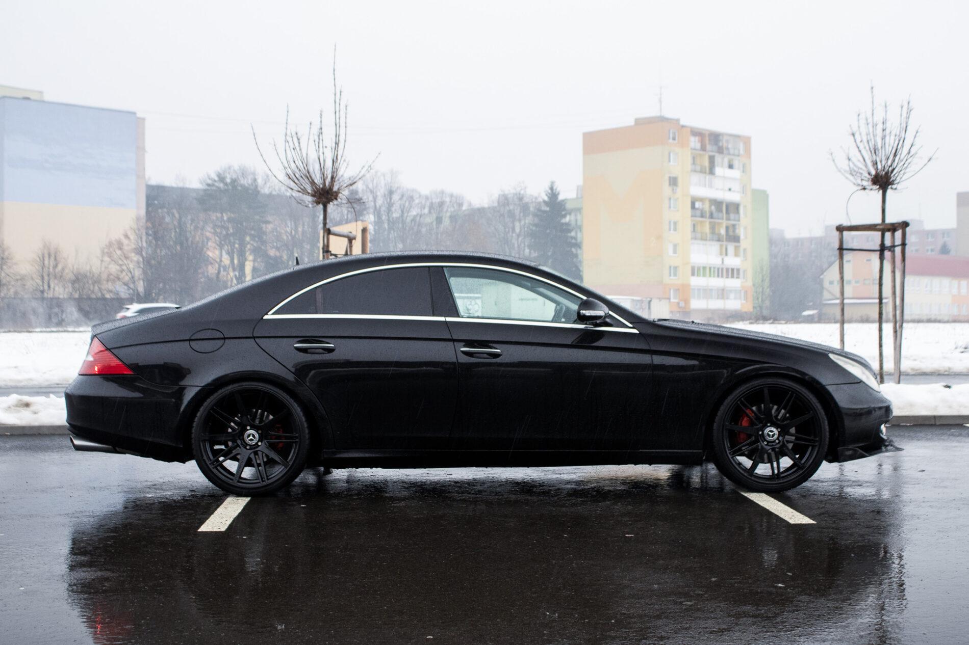 2005 Mercedes-Benz CLS 350, černá sedan, 190 126 km