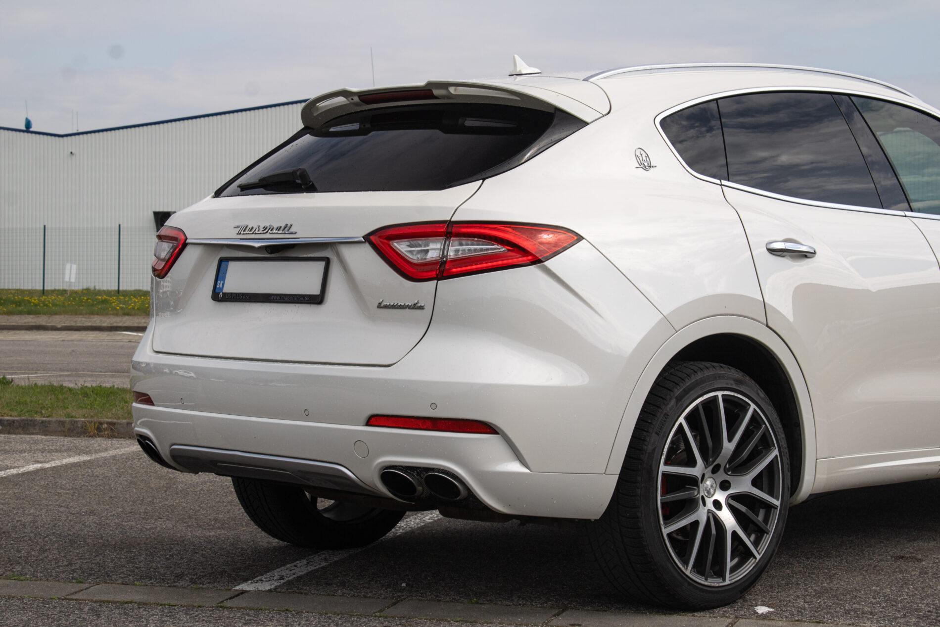 2016 Maserati Levante, bílá suv, 230 245 km