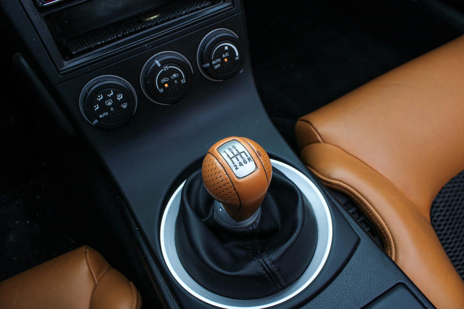 2005 Nissan 350Z, stříbrná kabriolet, 36 427 km