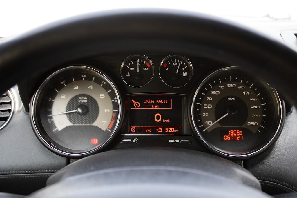 2011 Peugeot RCZ, oranžová kupé, 67 721 km