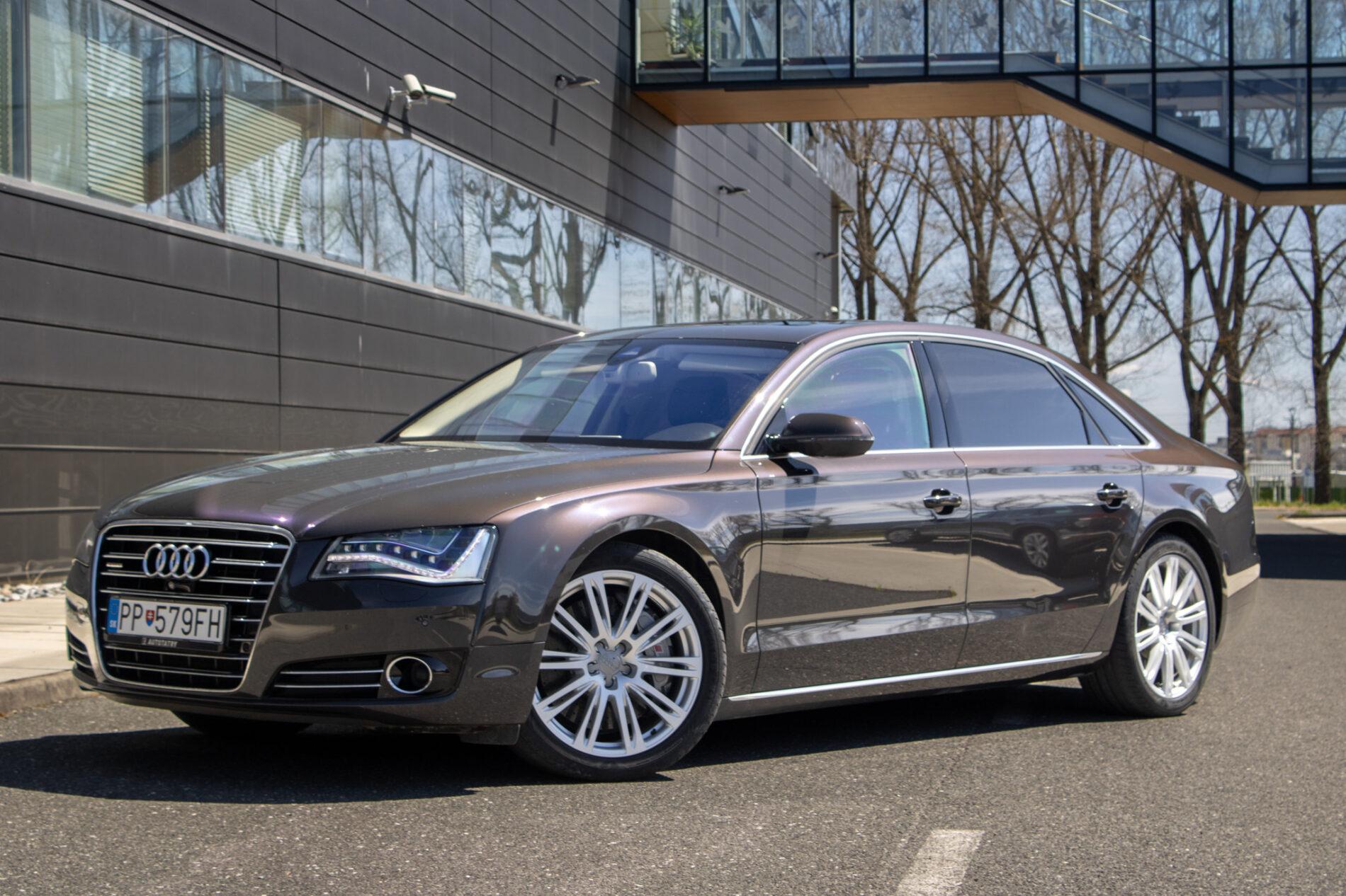 2013 AUDI A8, šedá sedan, 136 136 km