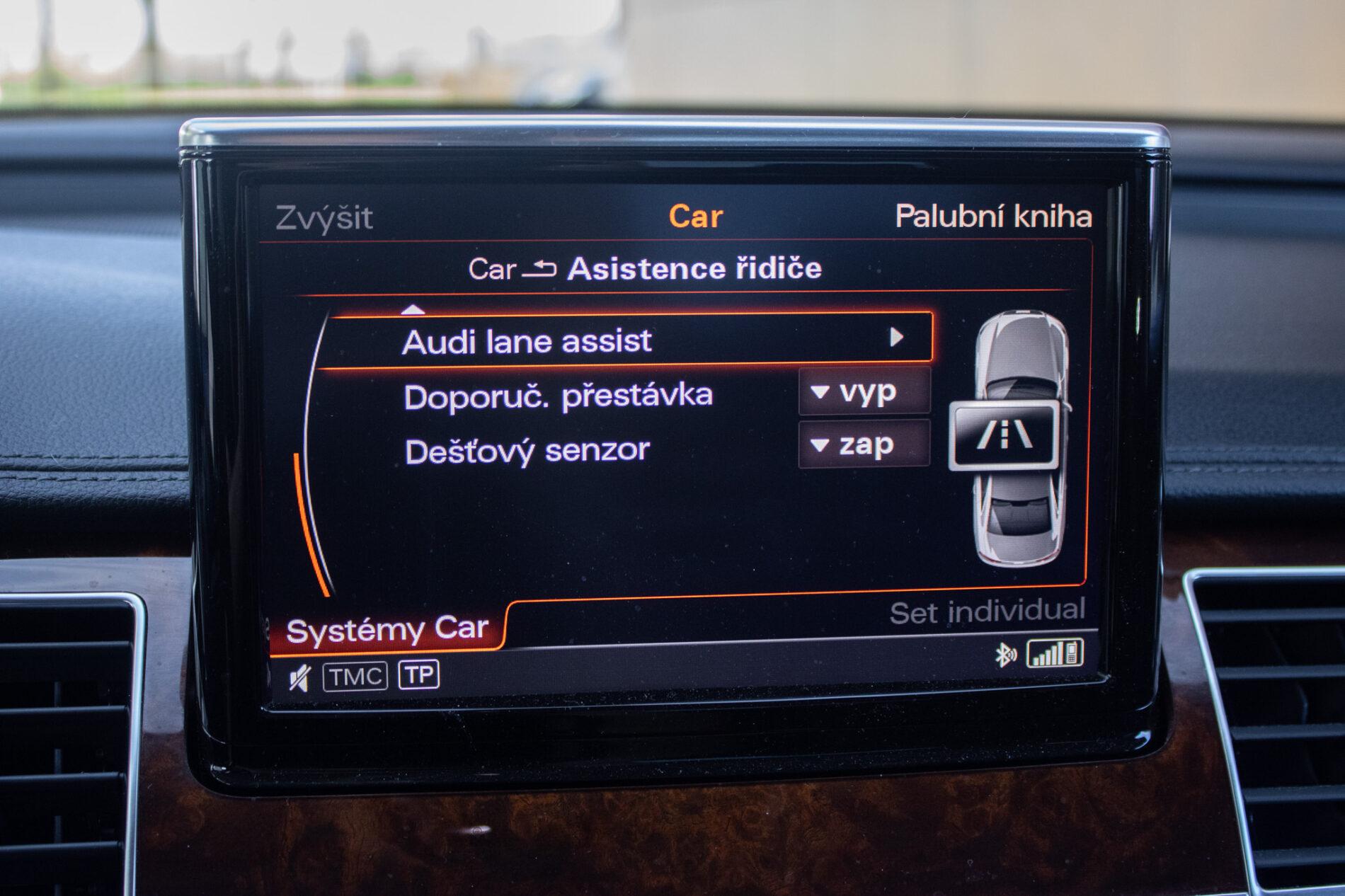 2013 AUDI A8, šedá sedan, 136 136 km
