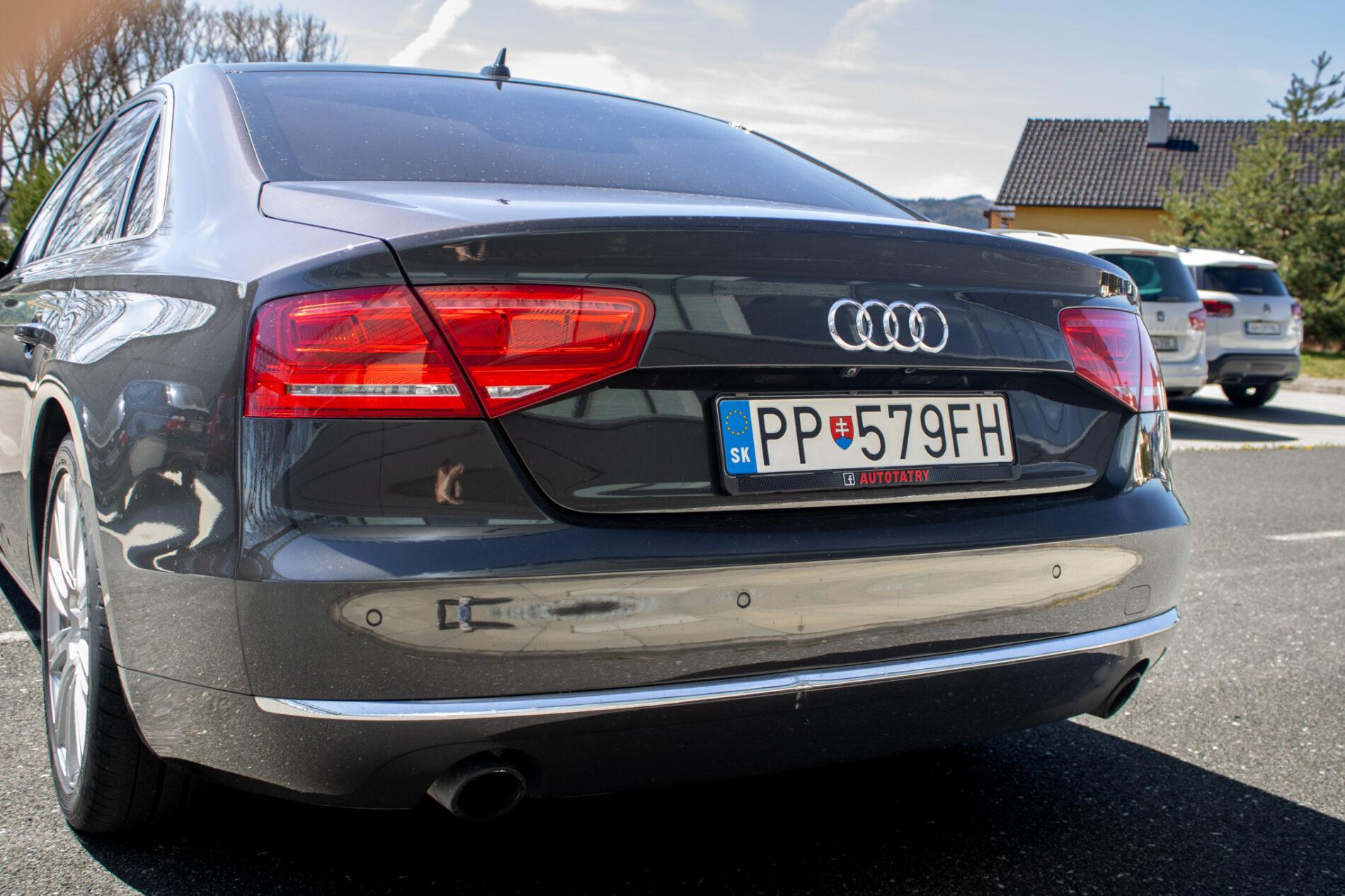 2013 AUDI A8, šedá sedan, 136 136 km